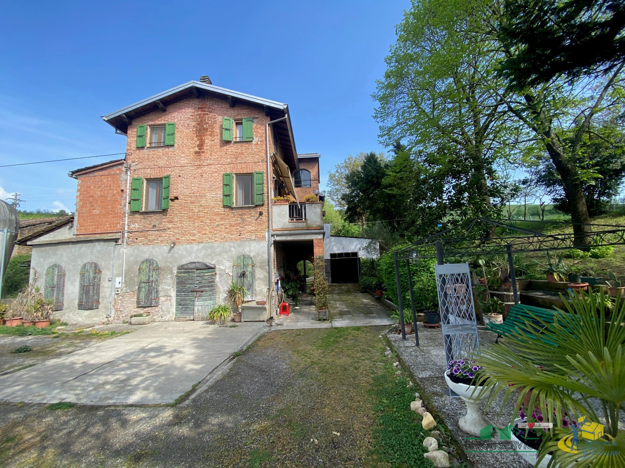 Casa indipendente con giardino in strada per varano marchesi 37, Medesano