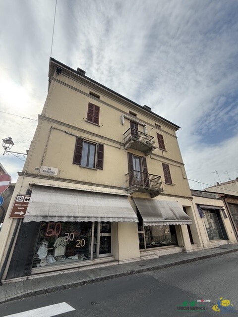 Capannone ristrutturata in via solferino 5, Noceto