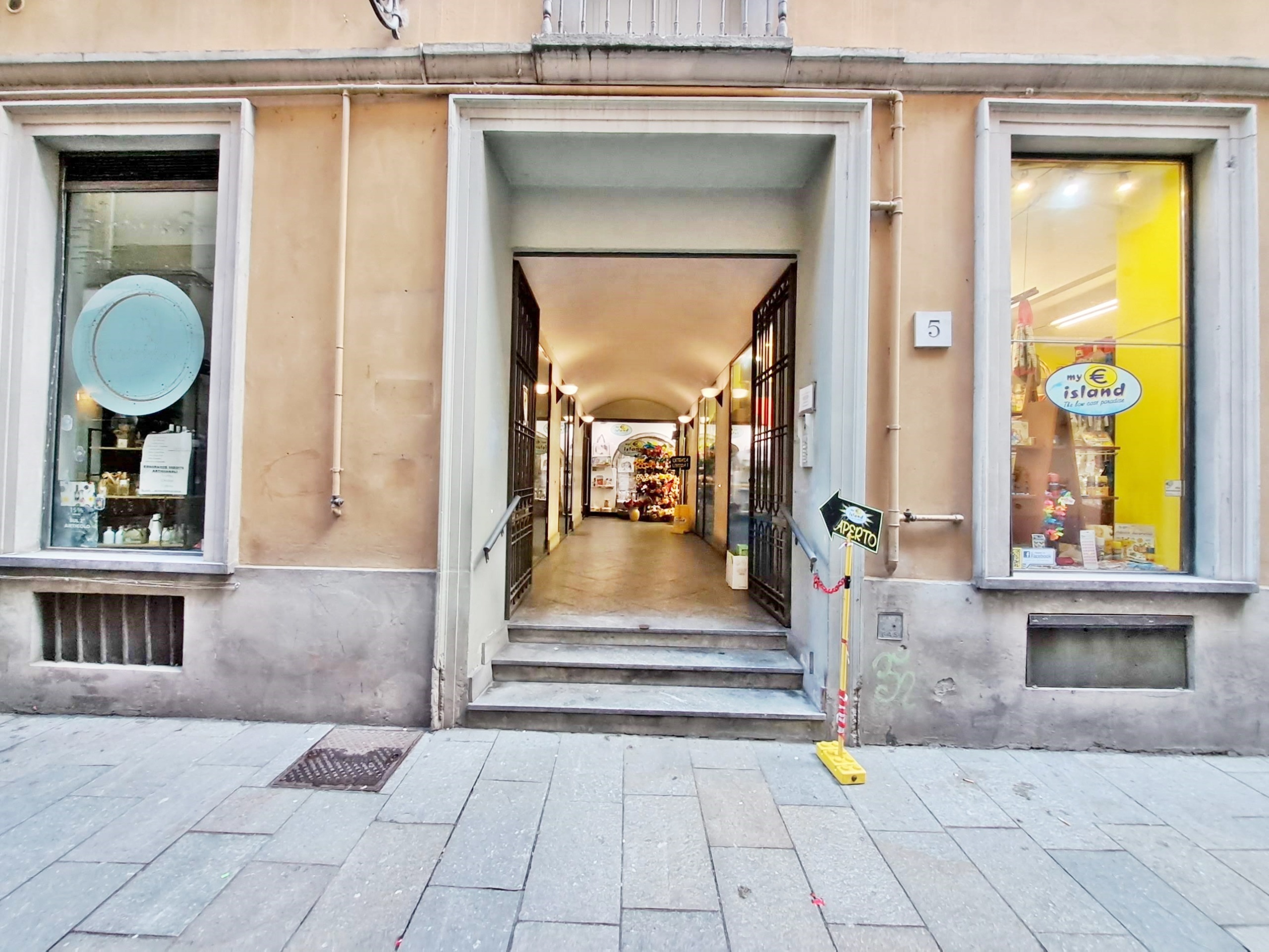Locale commerciale in affitto in via carlo goldoni 5, Parma