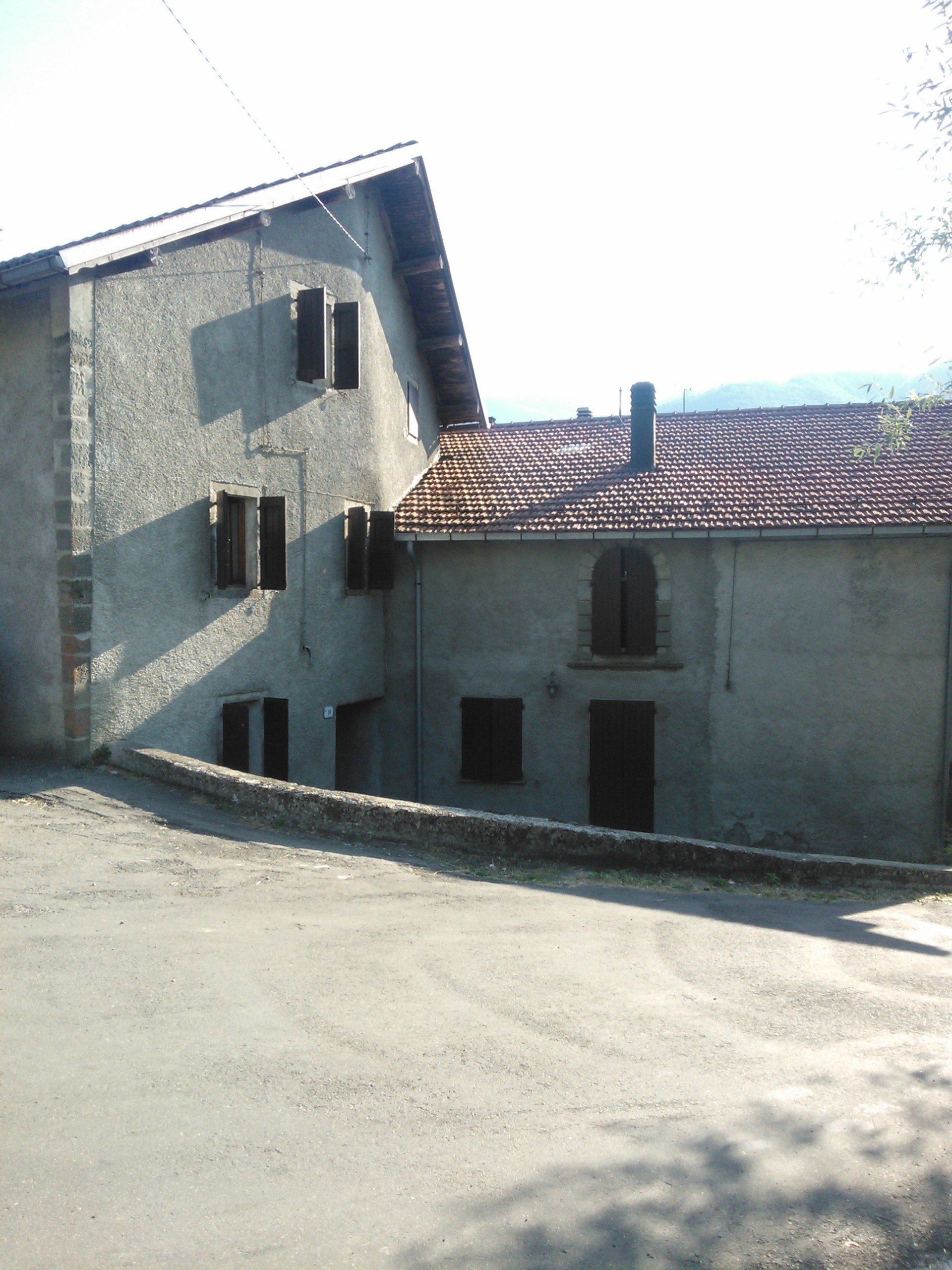 Casa indipendente con giardino in sesta inferiore, Corniglio