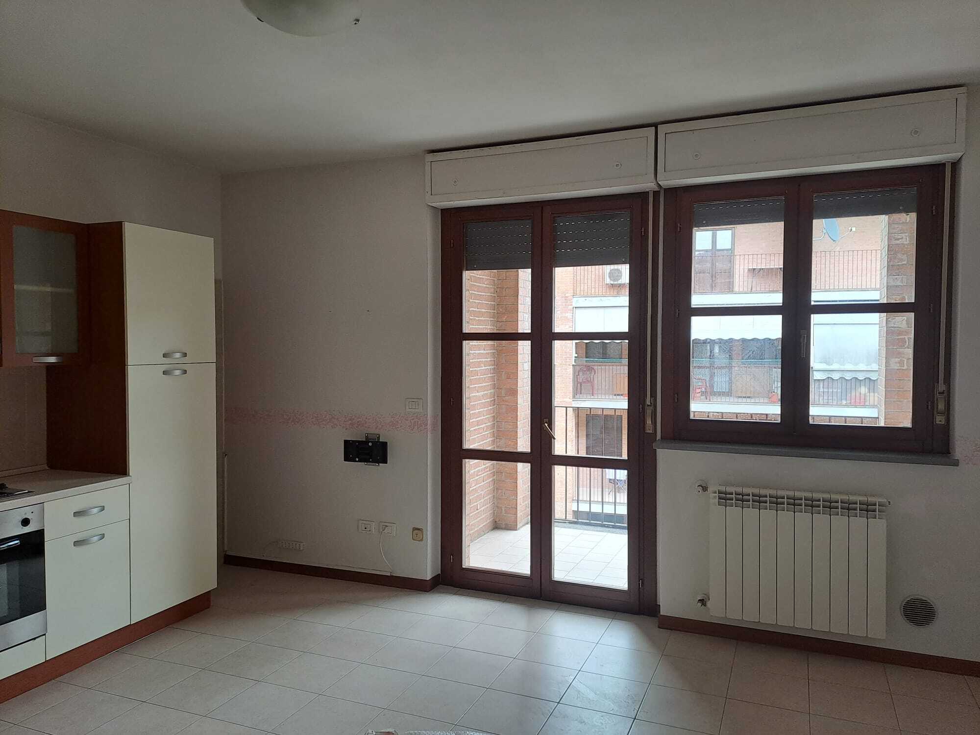 Bilocale con box in strada valle 82, Medesano