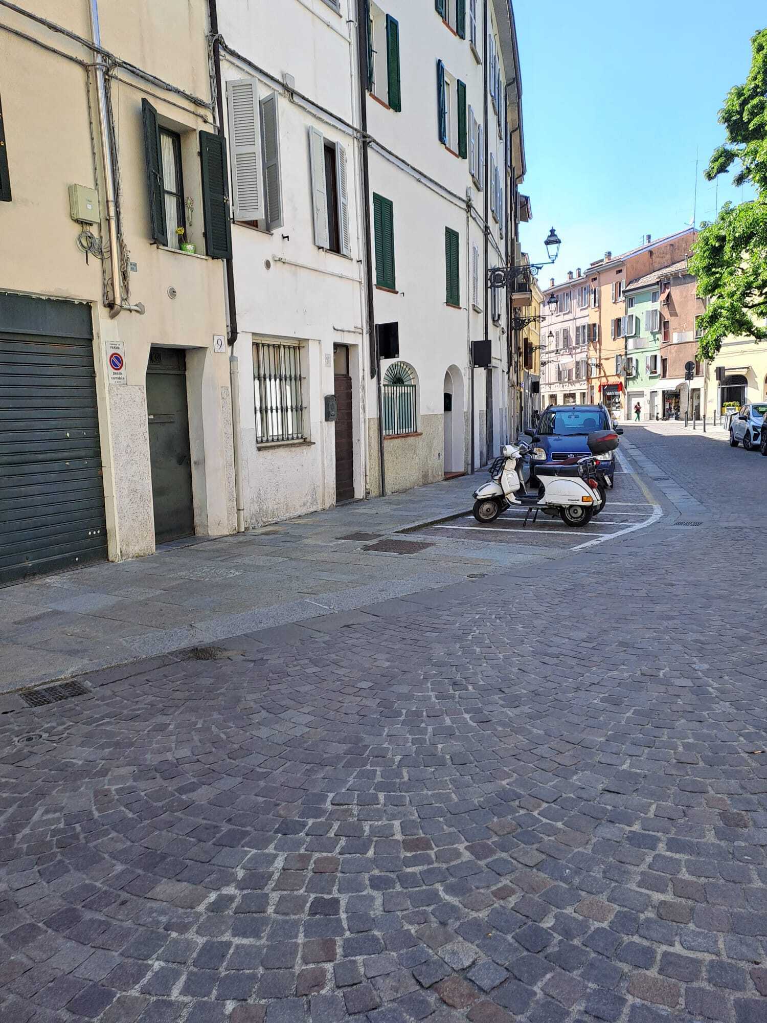 Bilocale da ristrutturare in piazzale daniele bertozzi 9, Parma