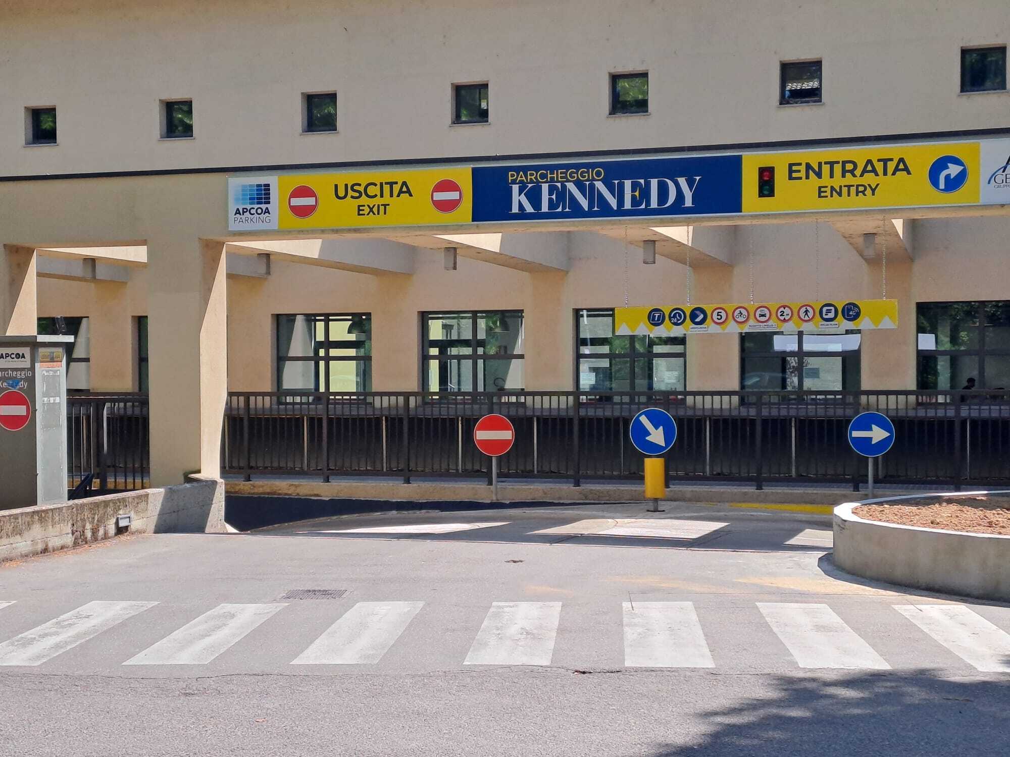 Box/Garage 20mq nuovo in via john fitzgerald kennedy 71, Parma