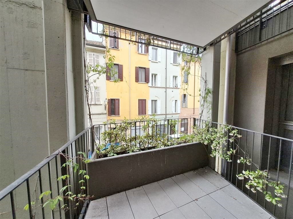 Trilocale con terrazzi in borgo delle grazie 3, Parma