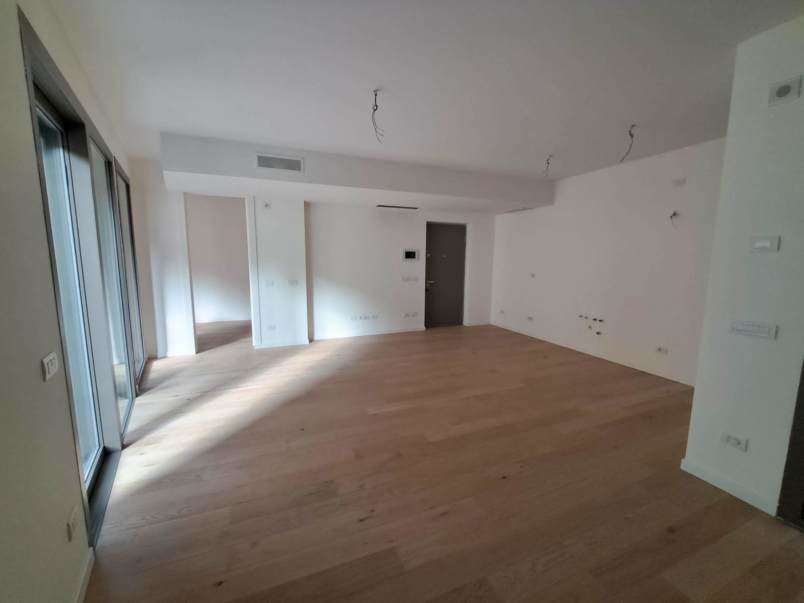 Trilocale con terrazzi in borgo delle grazie 3, Parma