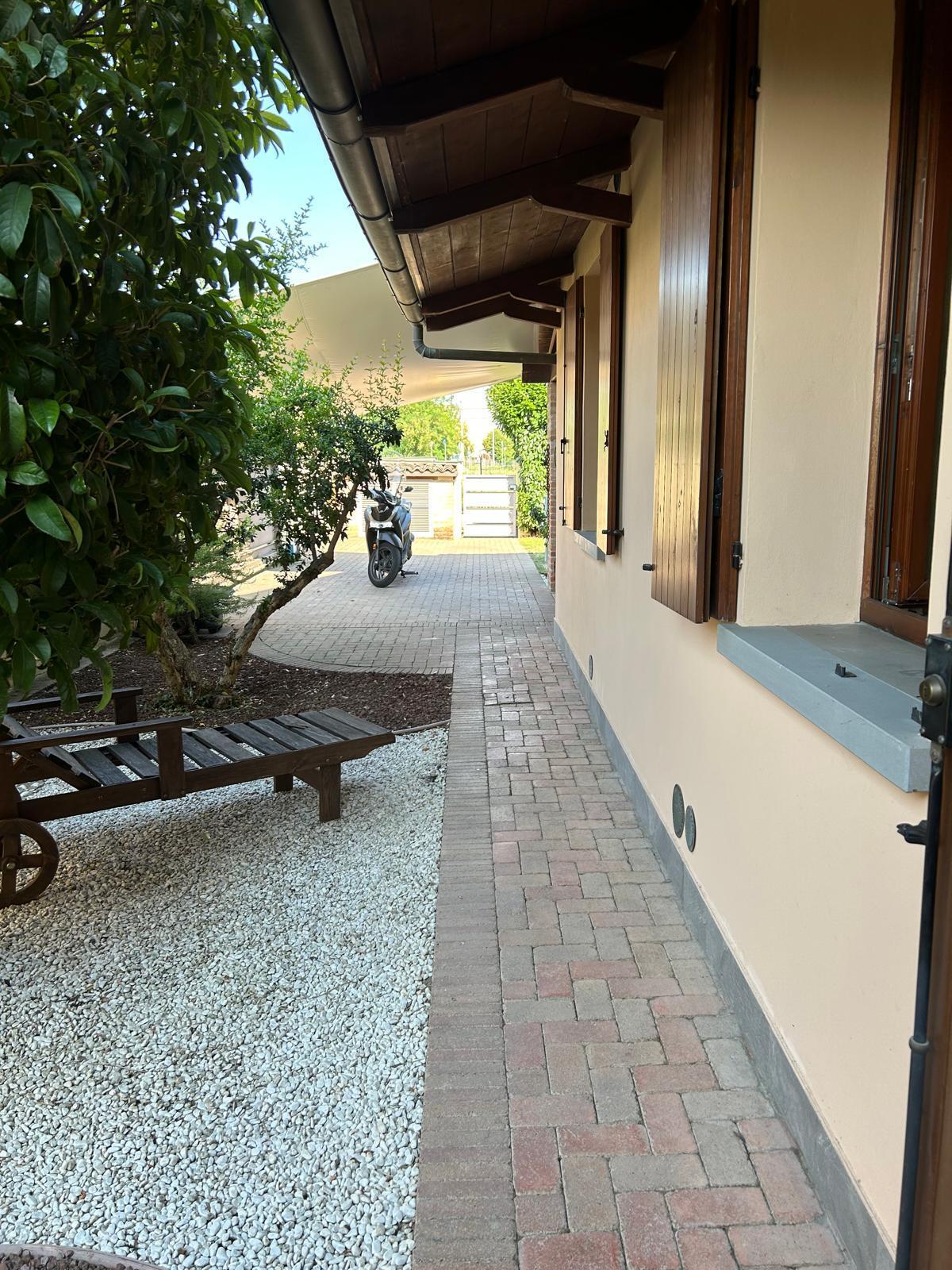 Casa indipendente con giardino in via augusto franzoj 6, Parma