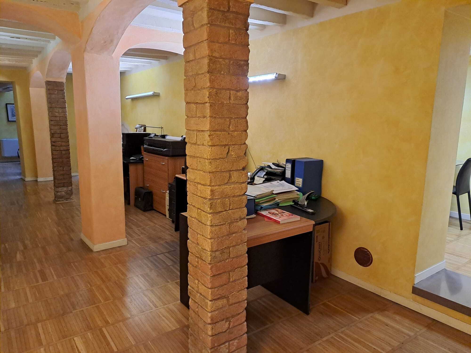 Ufficio in vendita a Parma in strada della repubblica 77