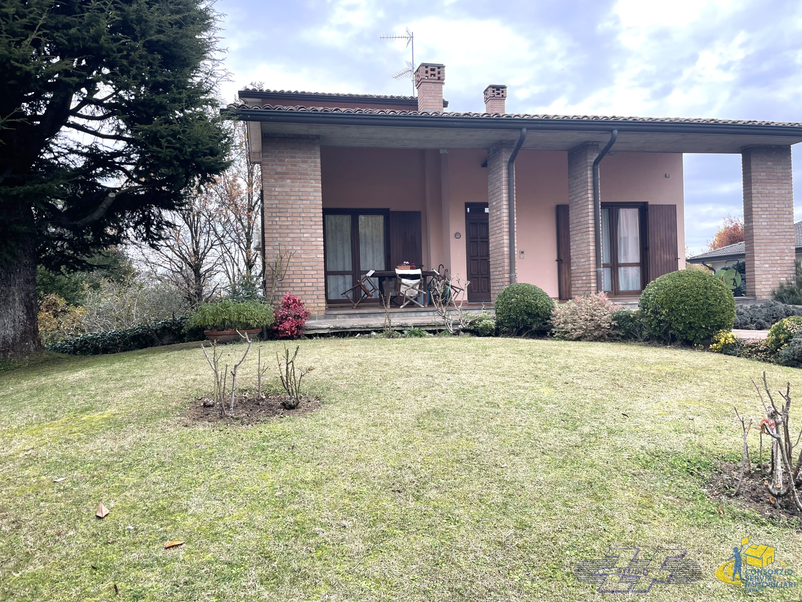 Villa in vendita in via fontana anna, Traversetolo