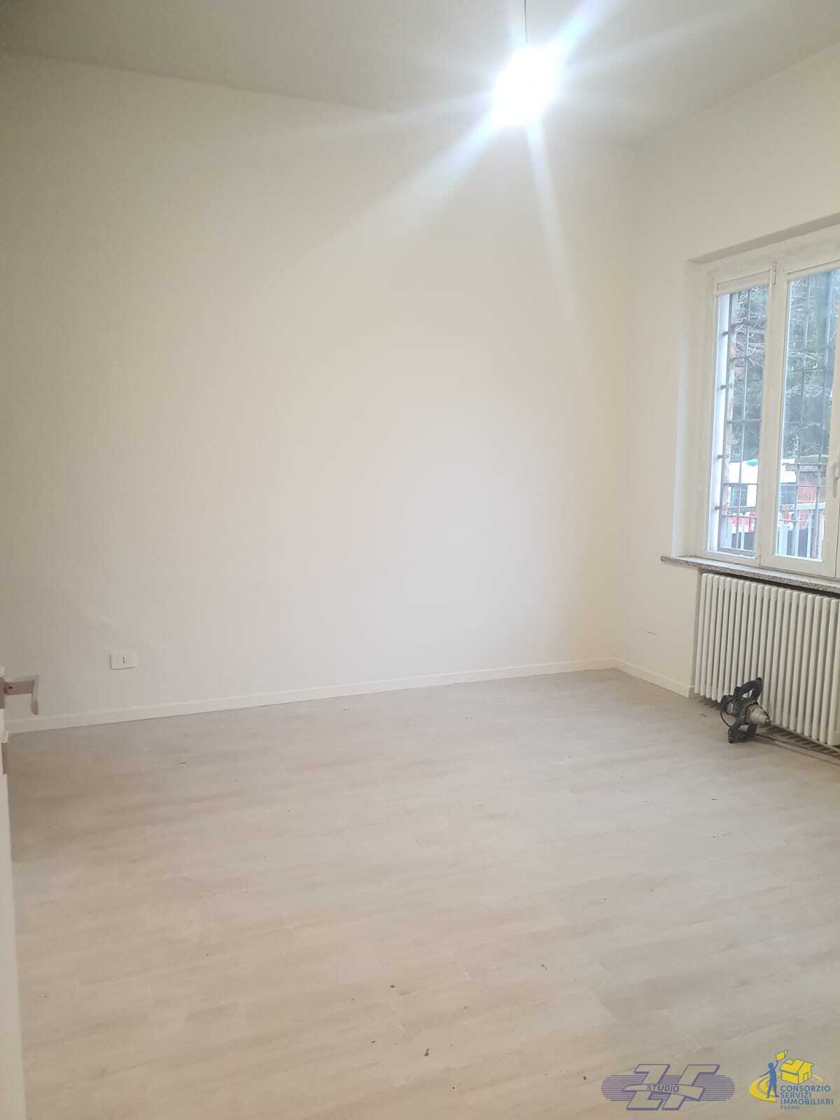 Bilocale ristrutturato in via solari, Parma