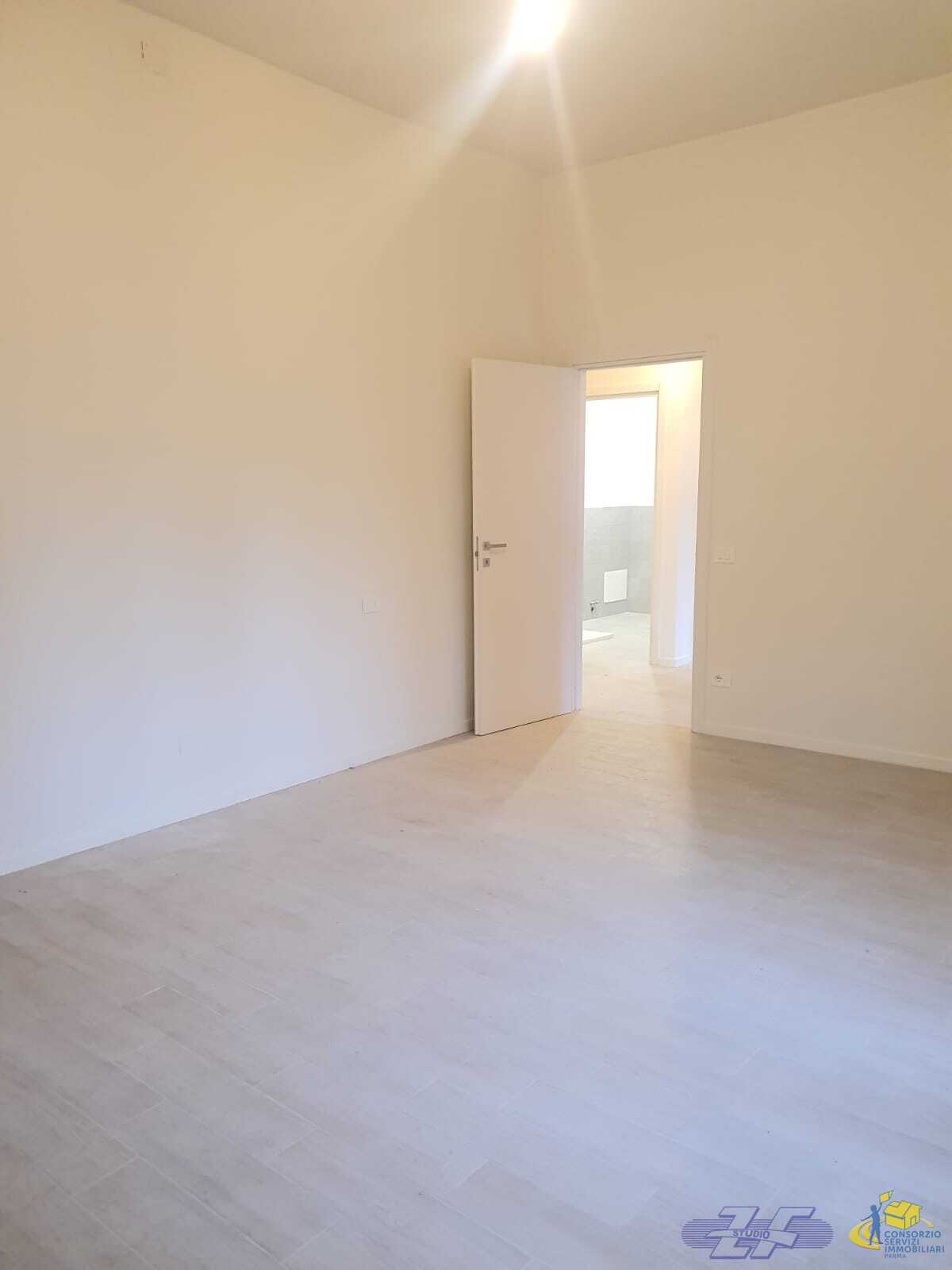 Trilocale ristrutturato in via solari, Parma