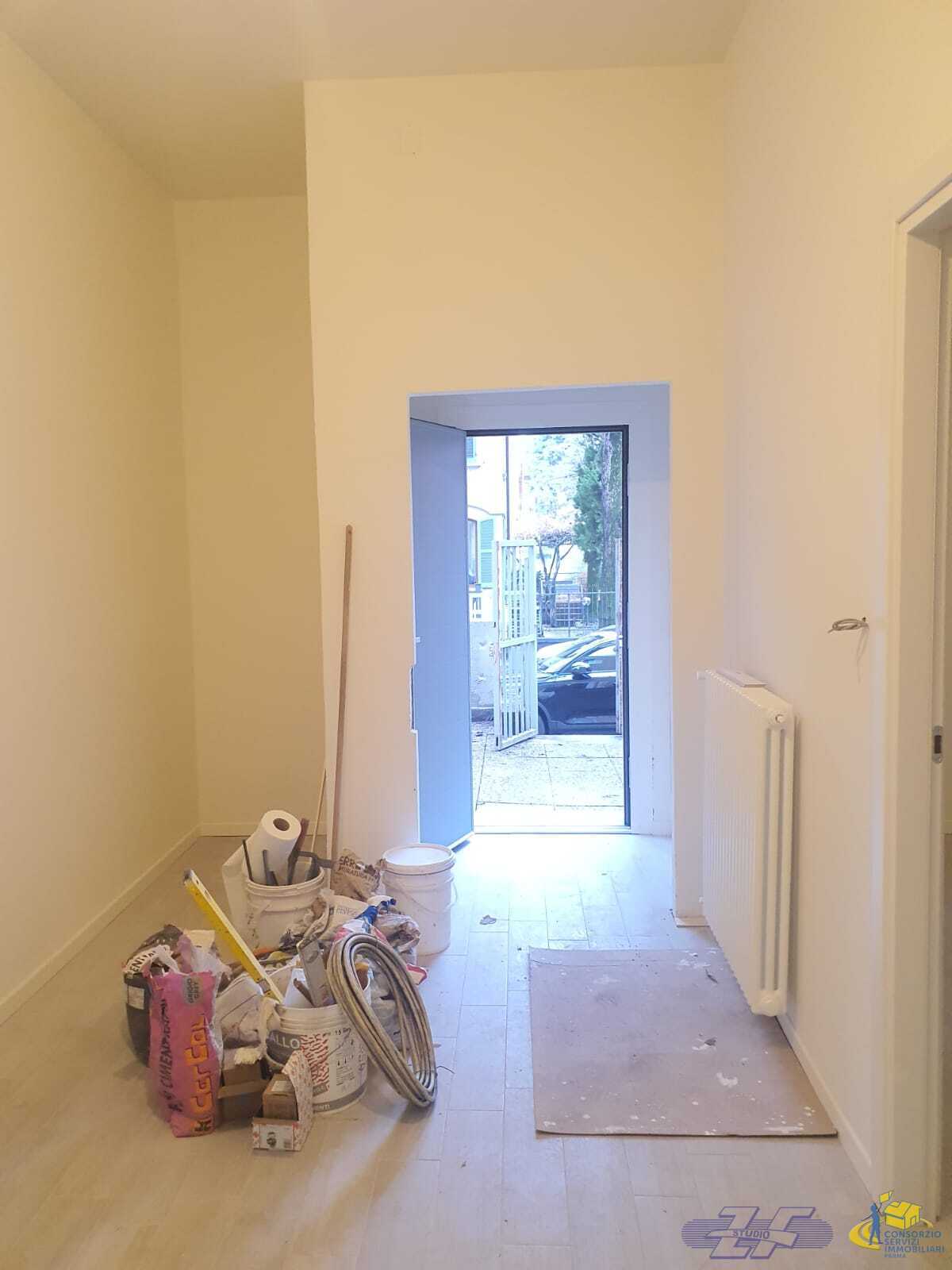 Trilocale ristrutturato in via solari, Parma