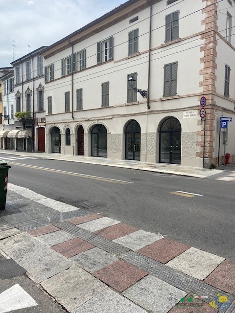 Locale commerciale nuova in strada nino bixio, Parma