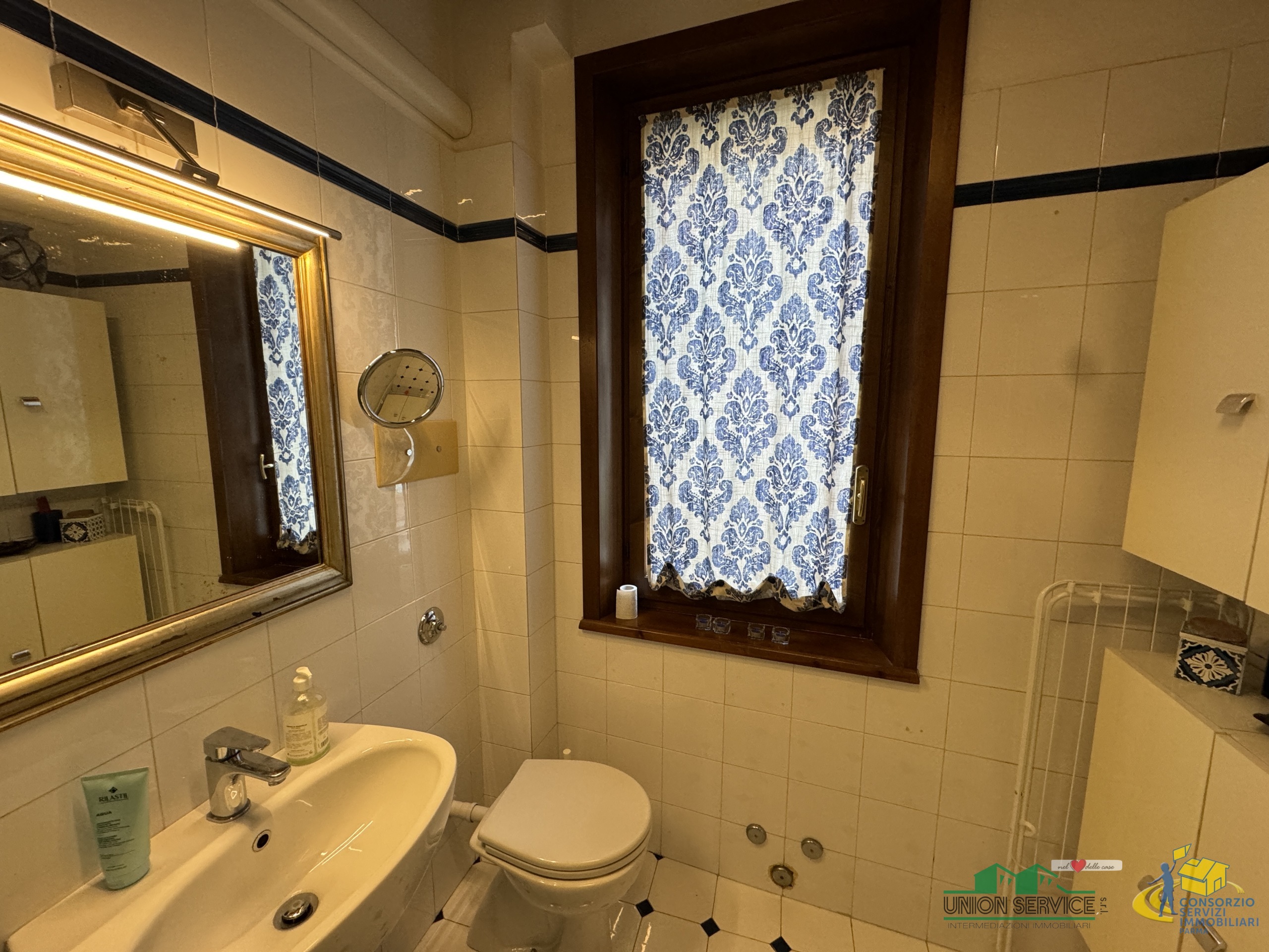 Trilocale in vendita in vicolo flavio gioia, Parma