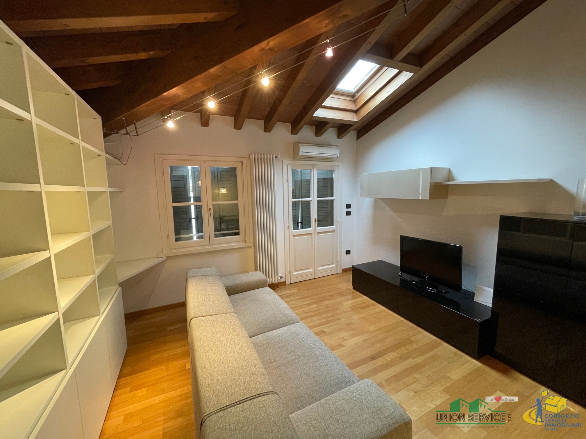 Bilocale con box in borgo fornovo, Parma