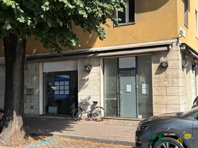 Locale commerciale in affitto in viale antonio gramsci 27a, Parma