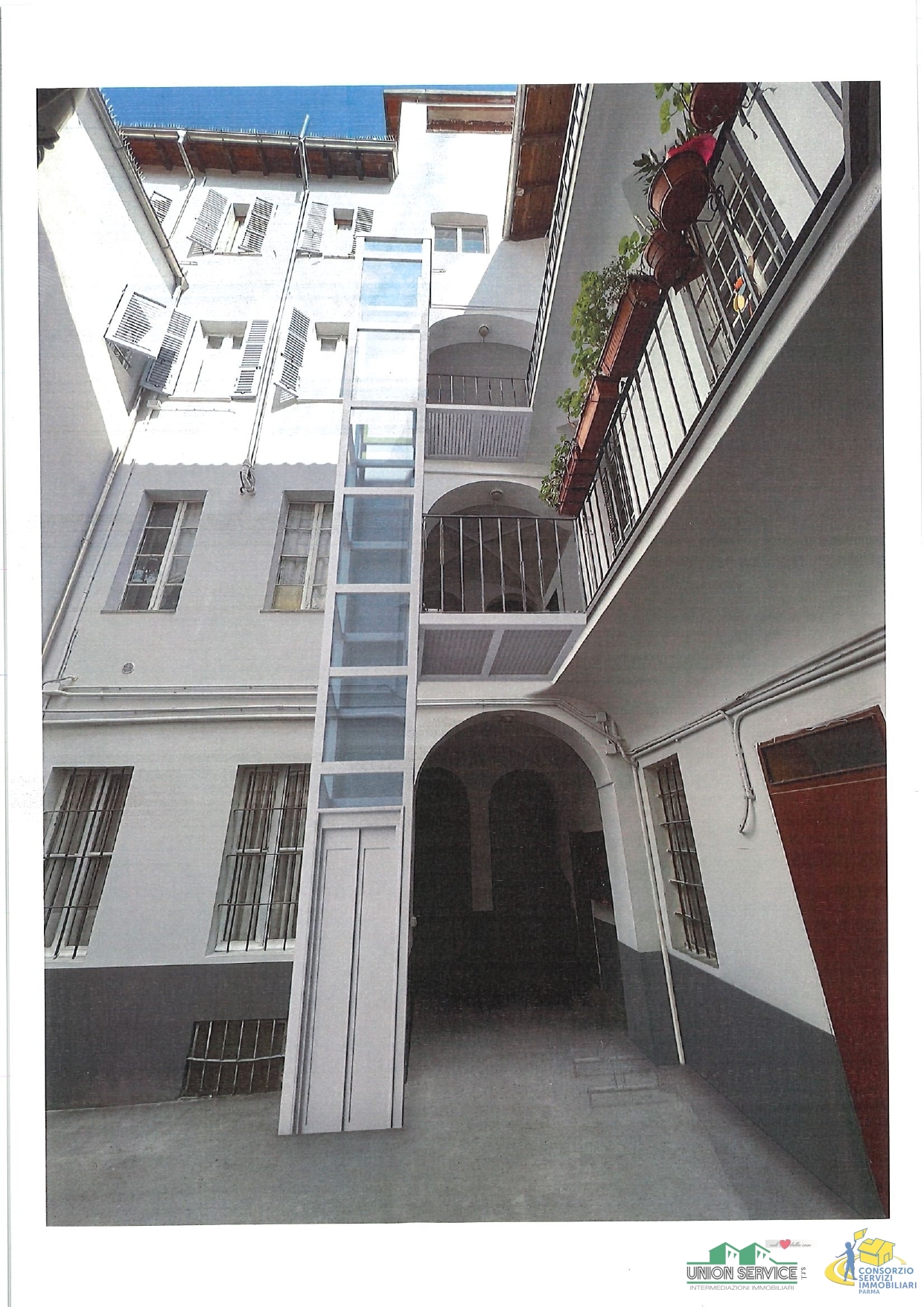 Appartamento con terrazzo in vicolo san tiburzio, Parma