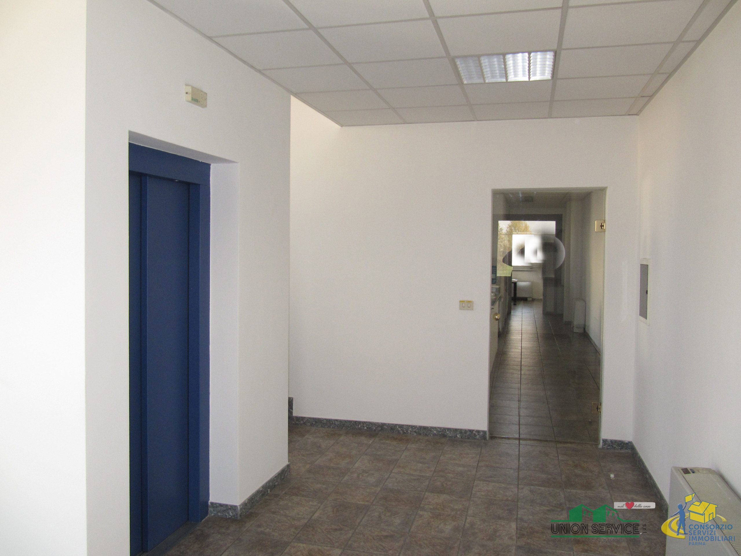 Capannone con terrazzo in via alfred bernhard nobel, Parma