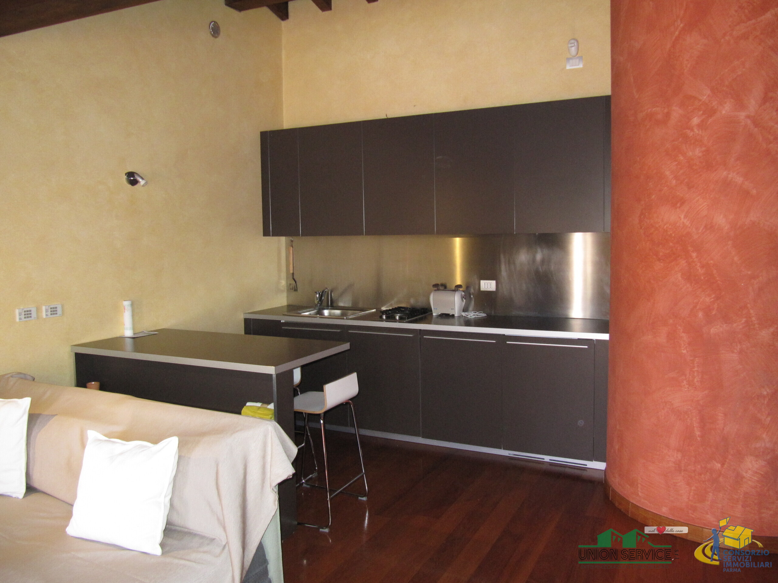 Bilocale con terrazzo in borgo gb fornovo 7, Parma