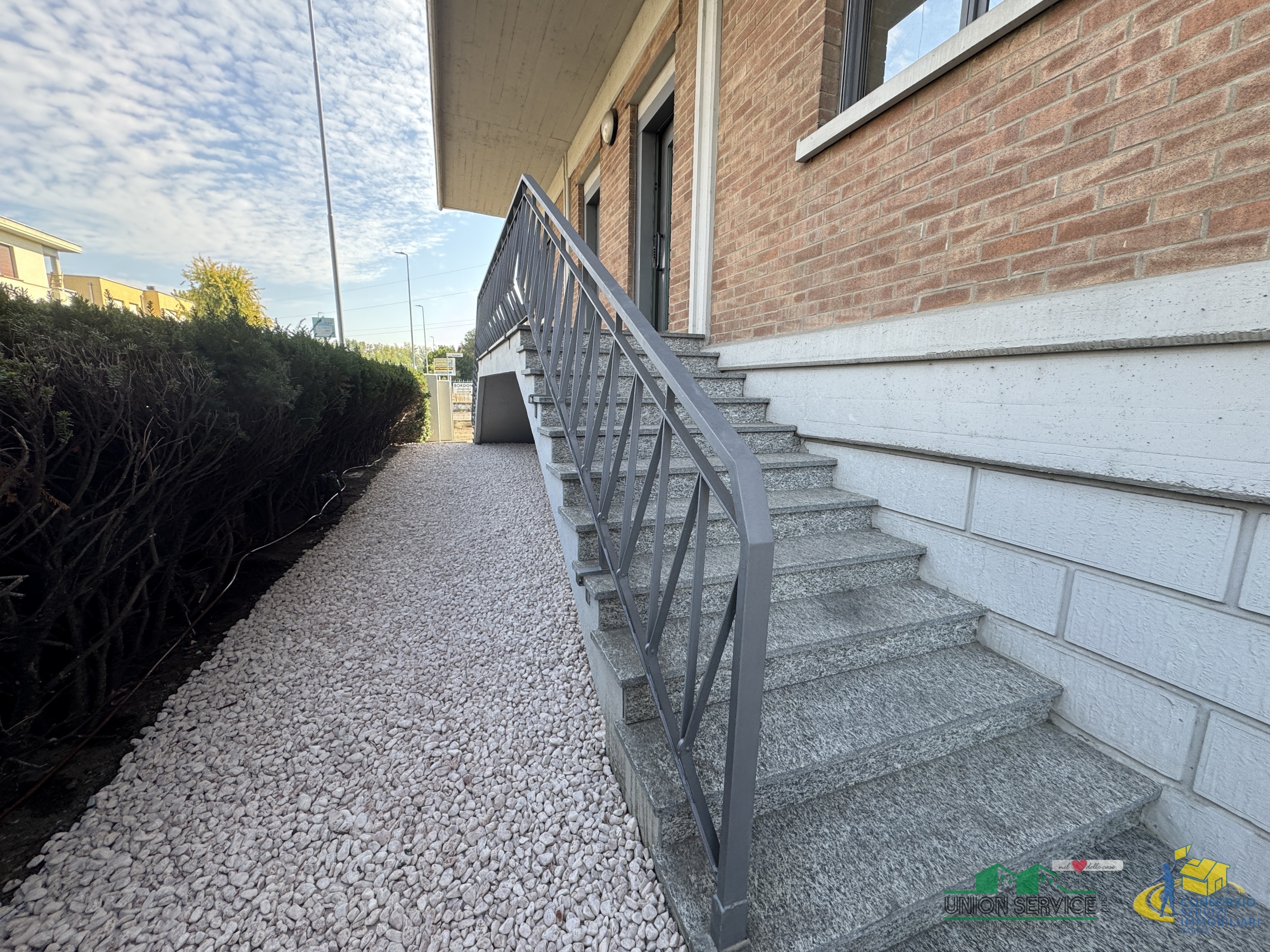Ufficio con box doppio in via giuseppe giusti 5, Parma