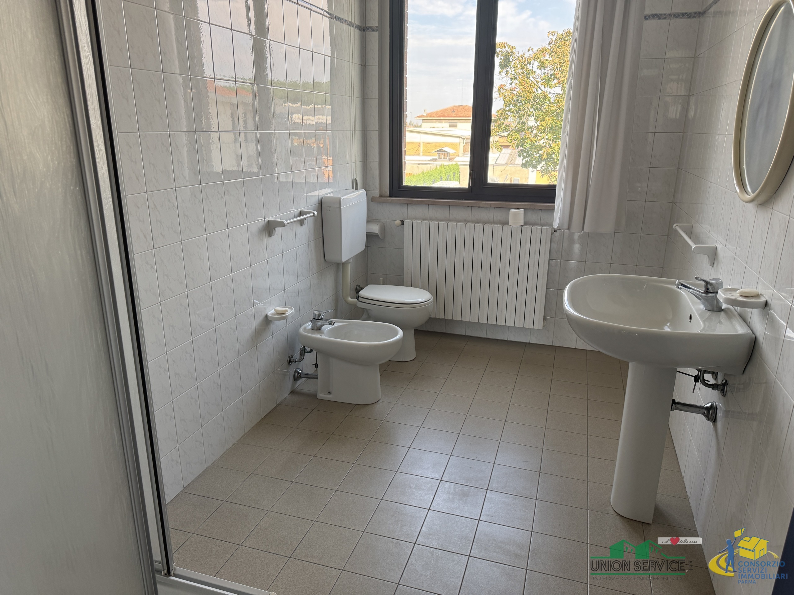 Ufficio con box doppio in via giuseppe giusti 5, Parma