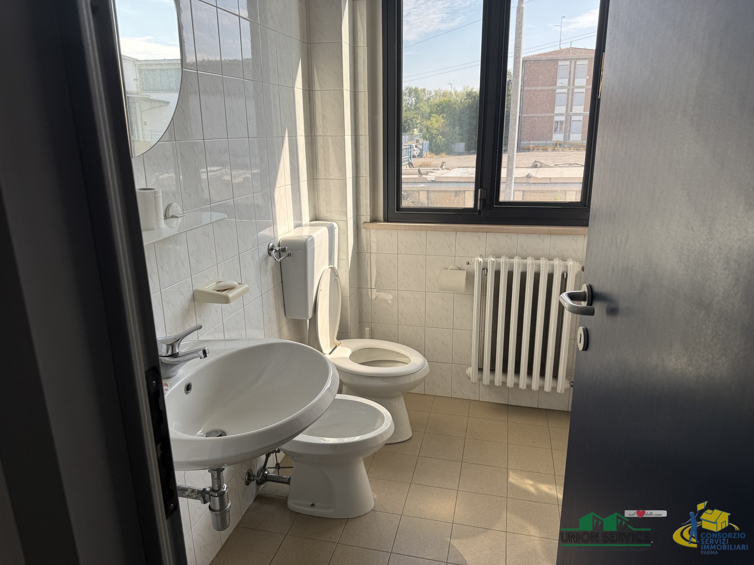 Ufficio con box doppio in via giuseppe giusti 5, Parma