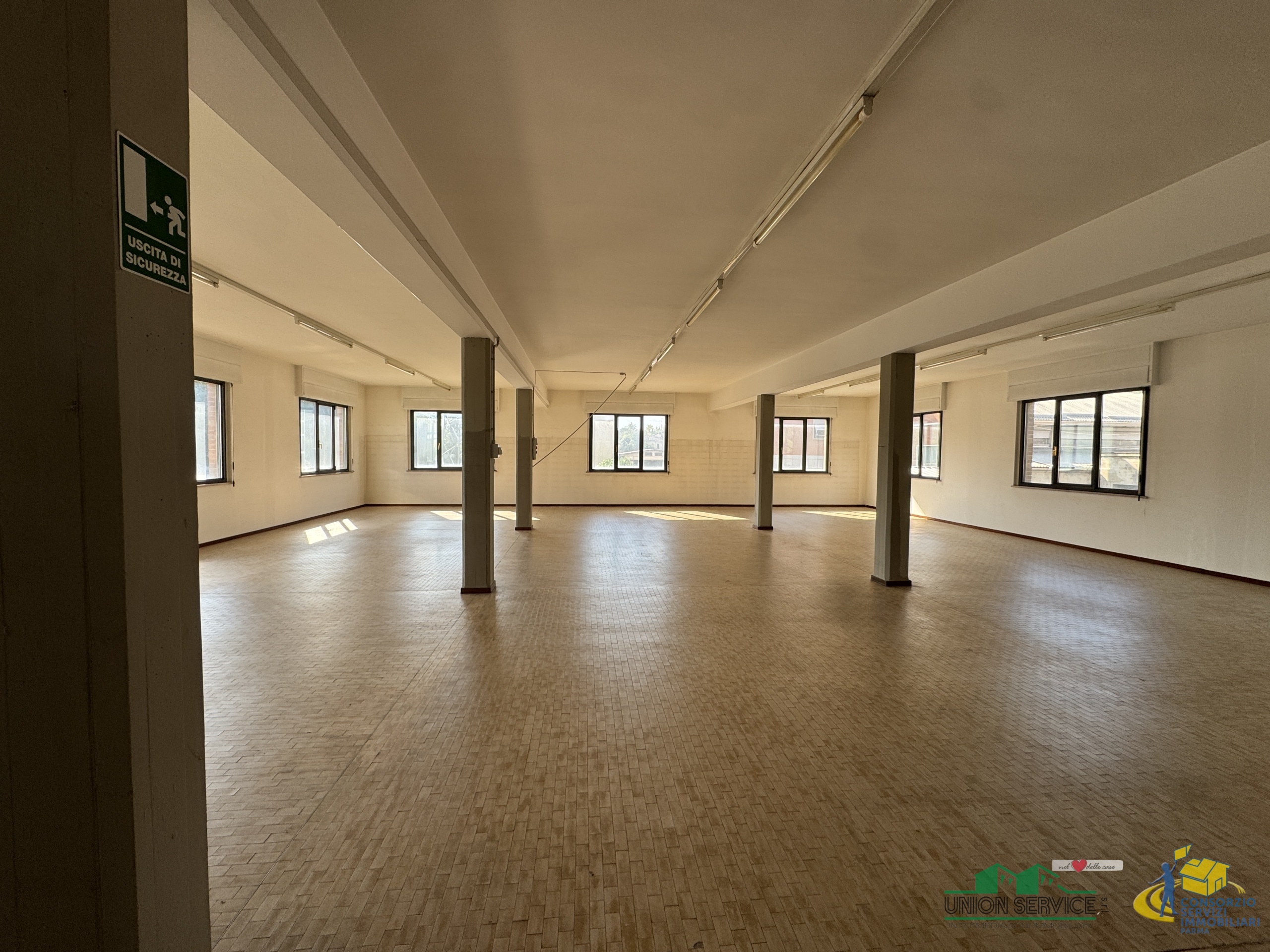 Ufficio con box doppio in via giuseppe giusti 5, Parma