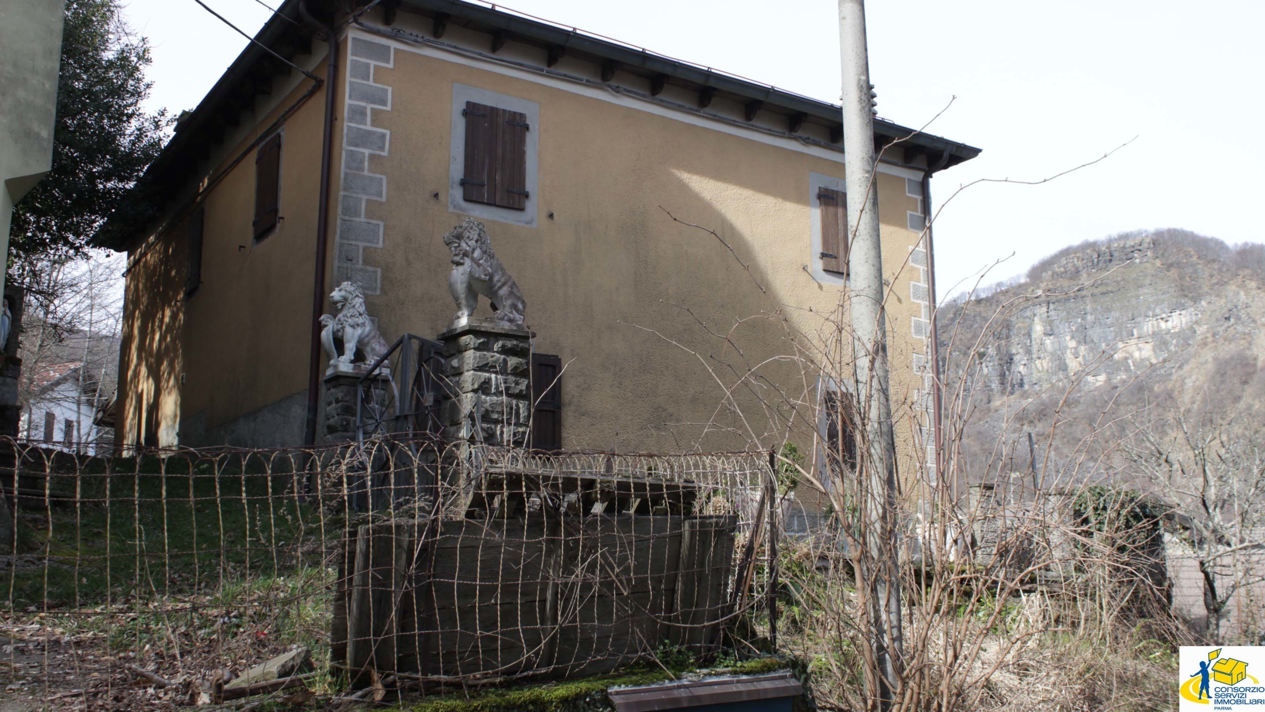Casa indipendente da ristrutturare in via della chiesa, Monchio delle Corti