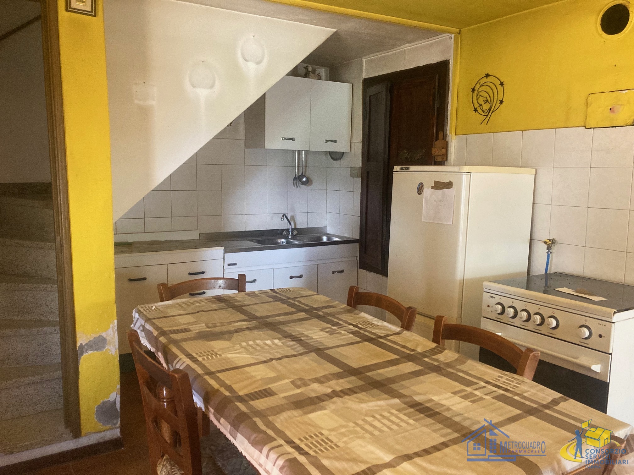 Casa indipendente da ristrutturare a Monchio delle Corti