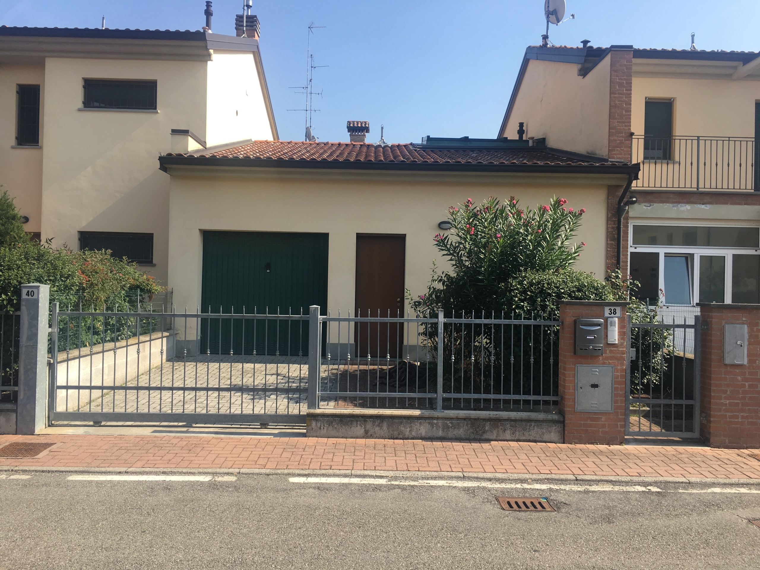 Villetta a schiera con giardino in via dei celti, Castelfranco Emilia