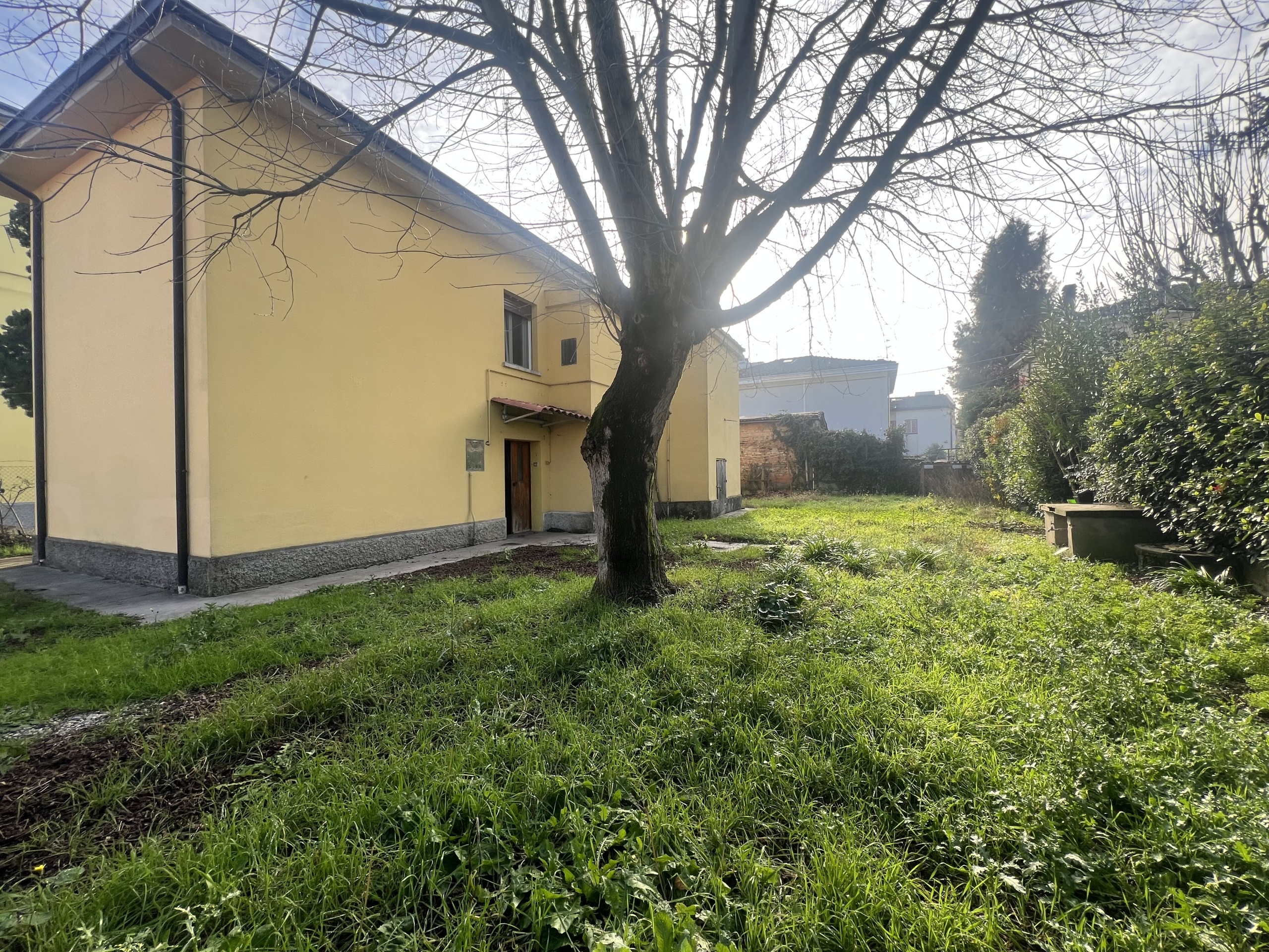 Casa indipendente con giardino in via g. rossini 31, Crevalcore