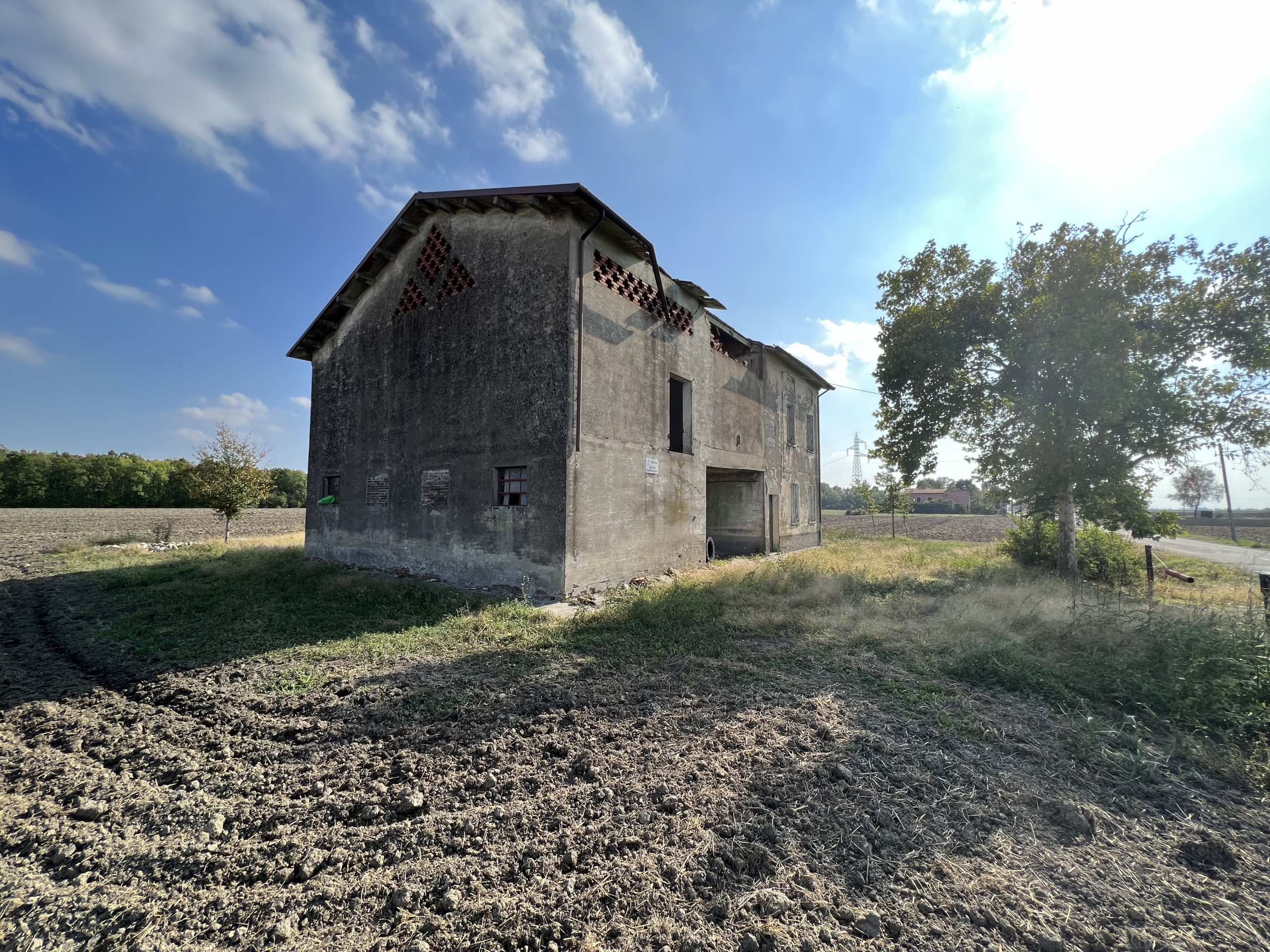 Rustico da ristrutturare in via madonna 14, Camposanto