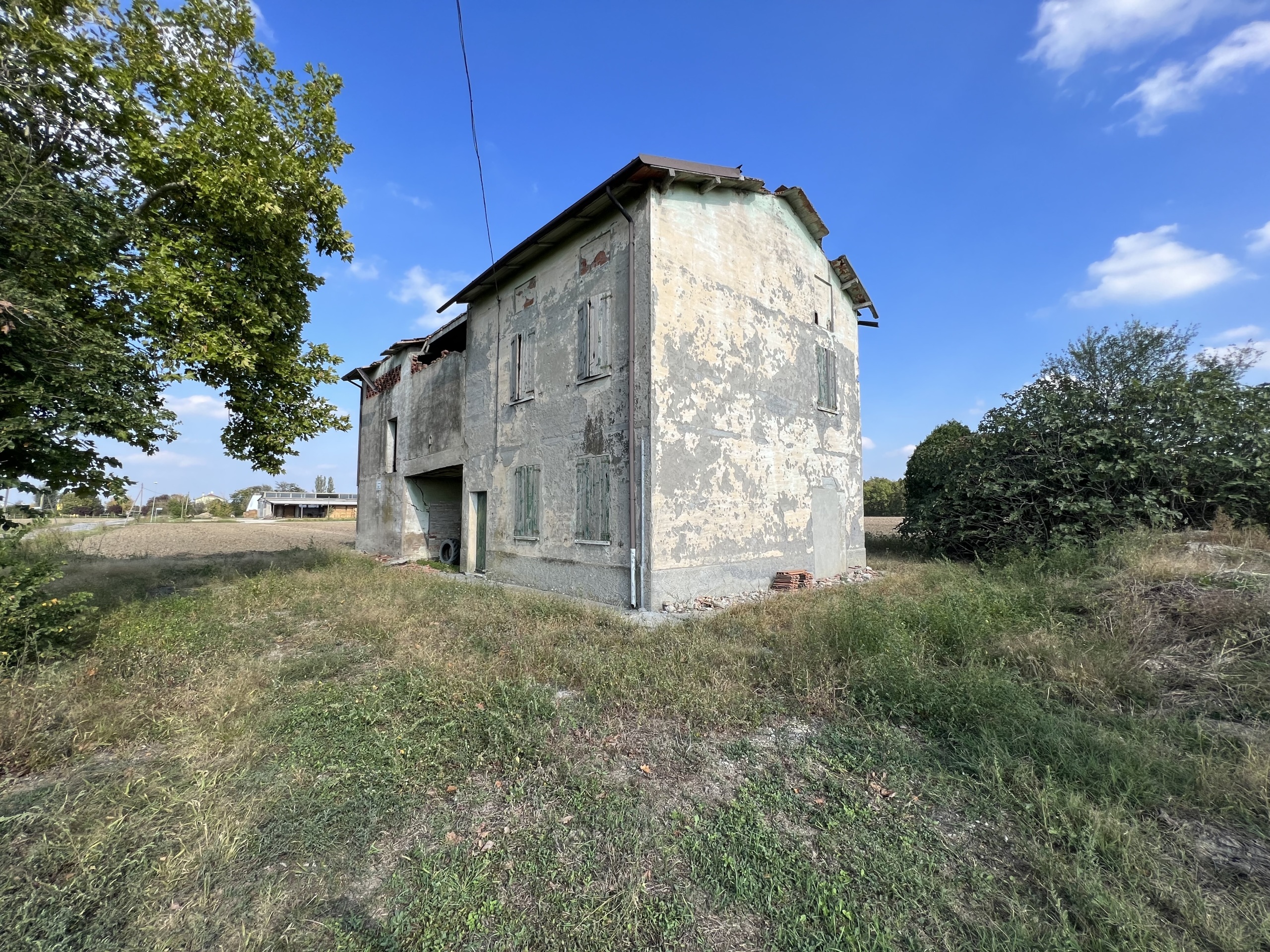 Rustico da ristrutturare in via madonna 14, Camposanto