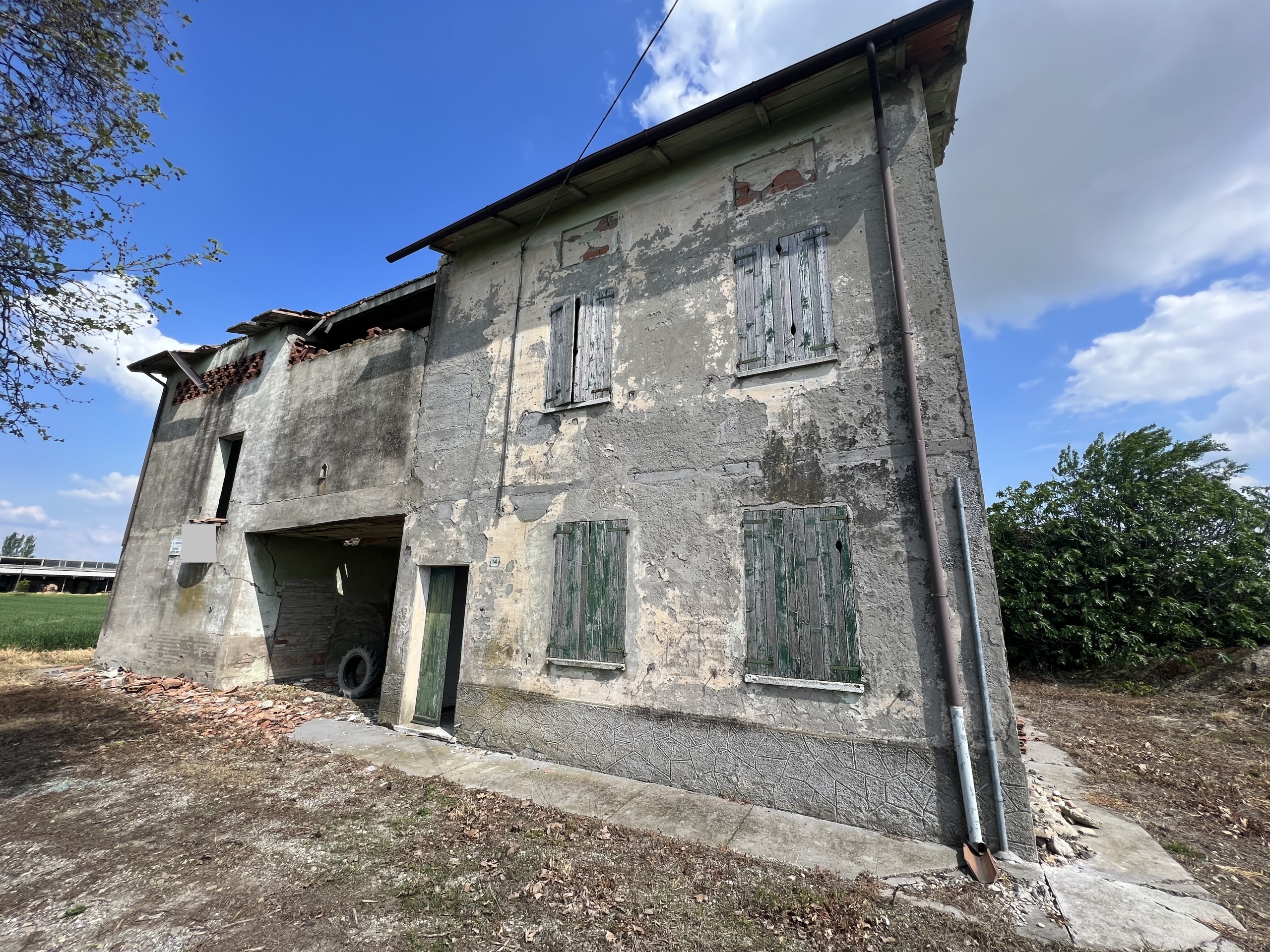 Rustico da ristrutturare in via madonna 14, Camposanto