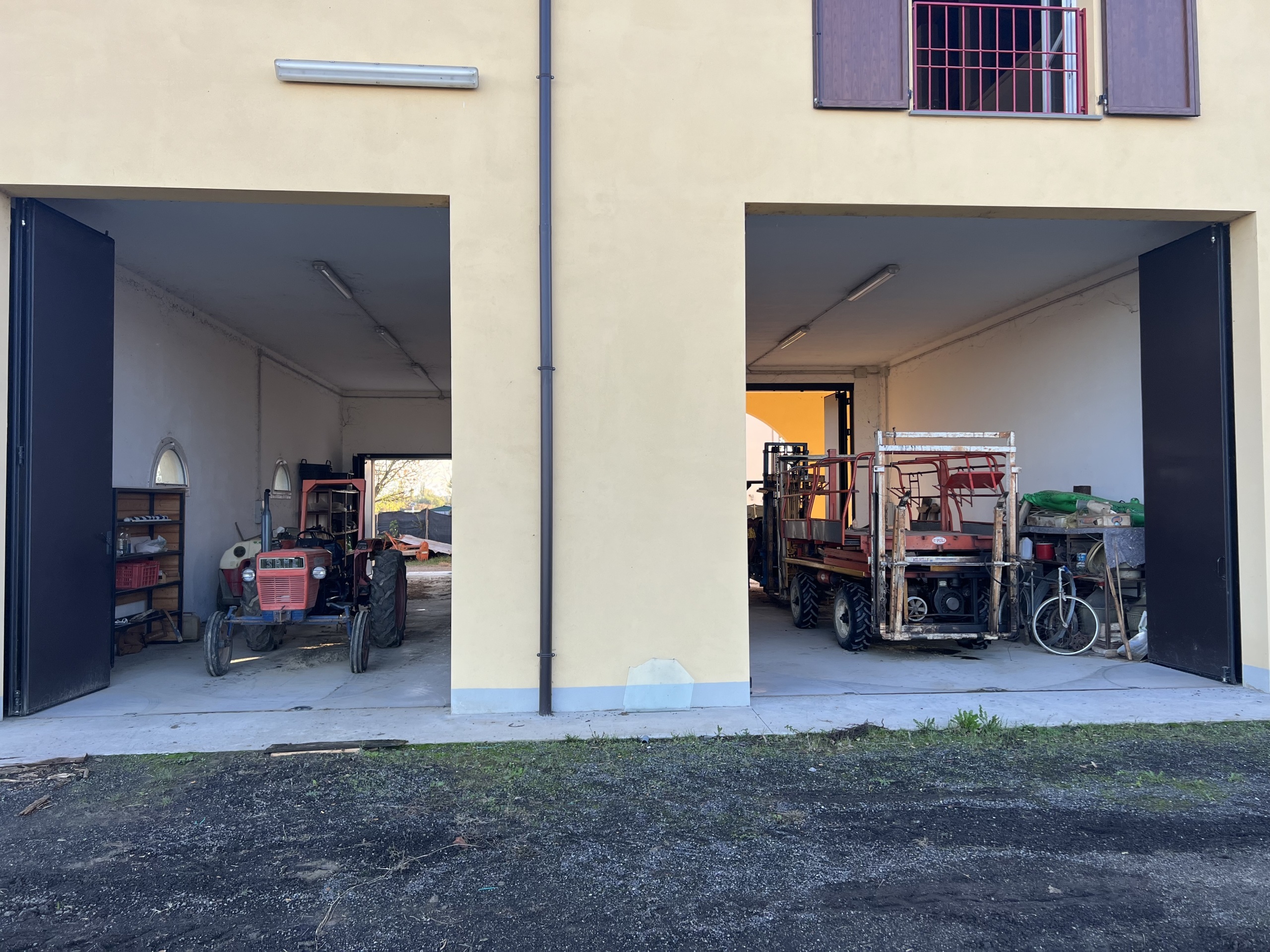 Magazzino con giardino in via del papa 3170, Crevalcore