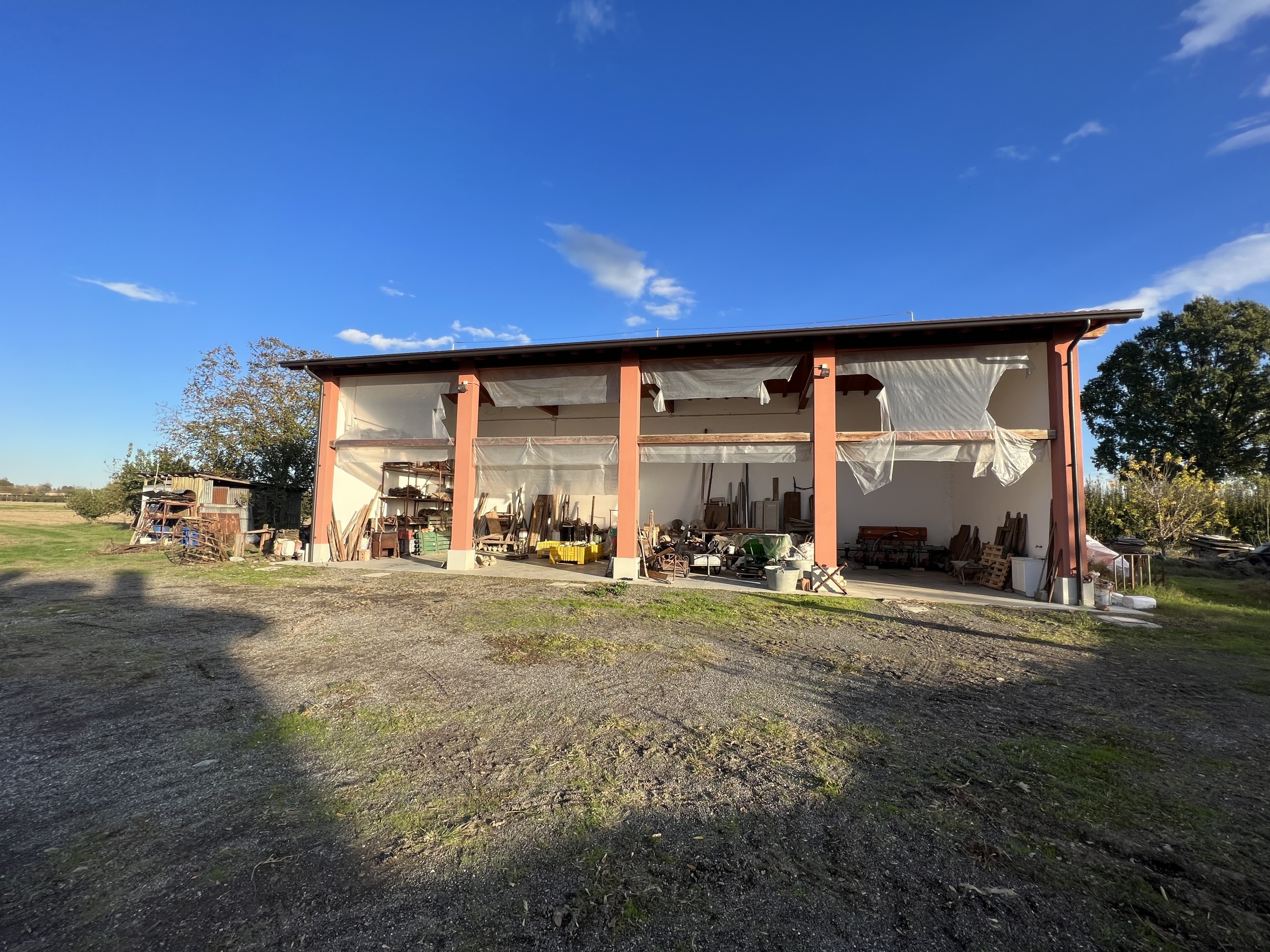 Magazzino con giardino in via del papa 3170, Crevalcore