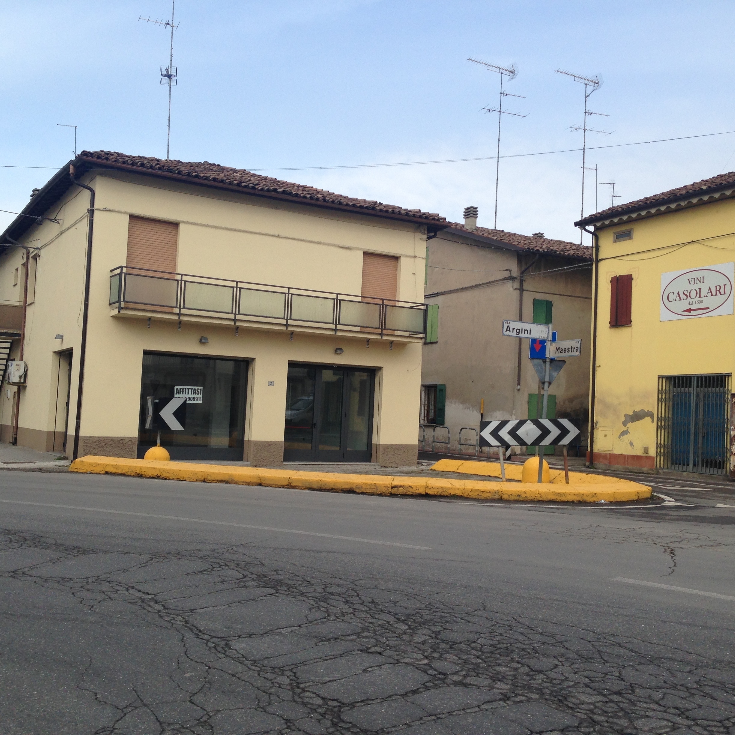Locale commerciale a basso consumo in via argini 2, Ravarino