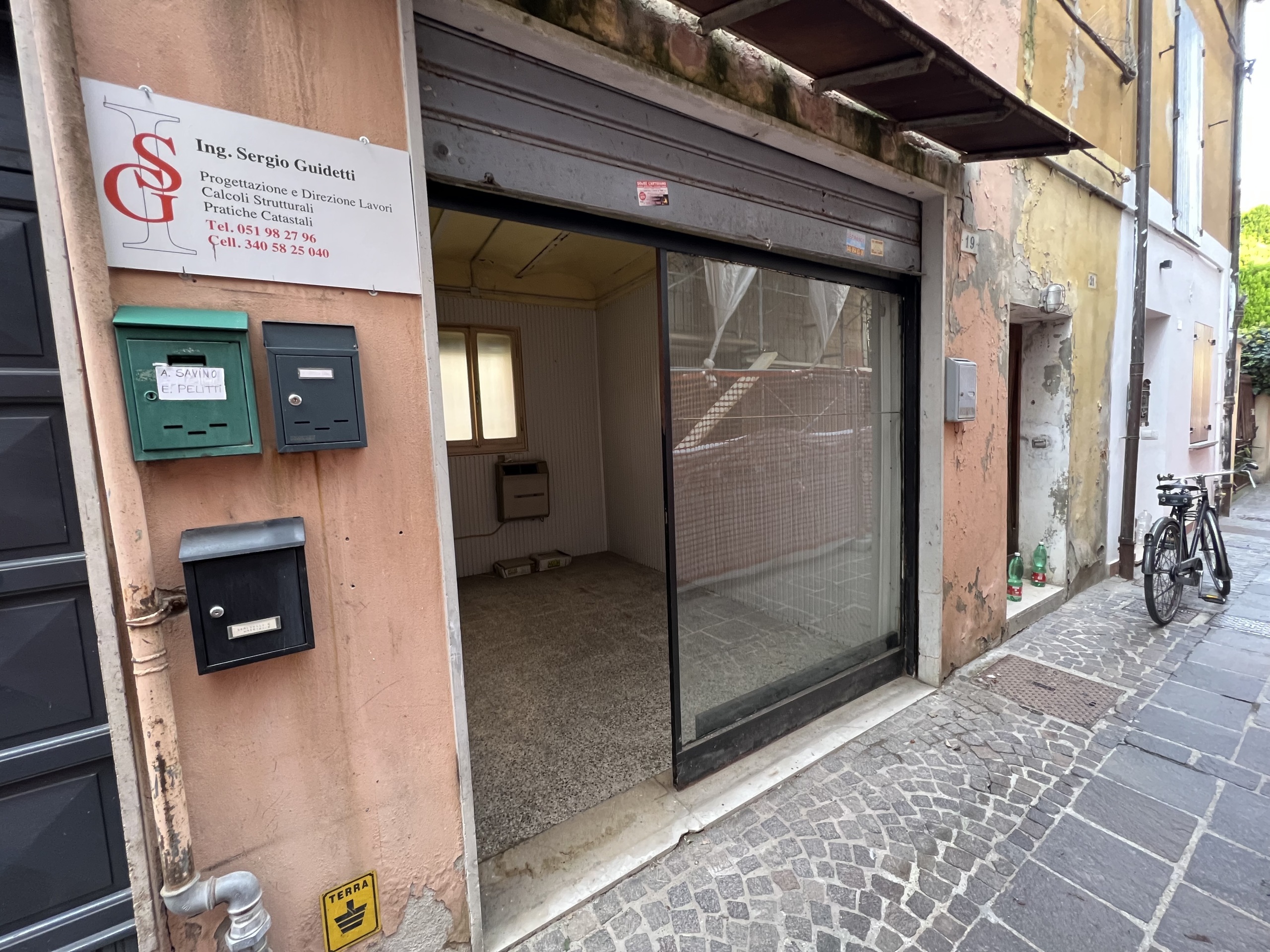 Locale commerciale in vendita in via a. leonelli 19, Crevalcore