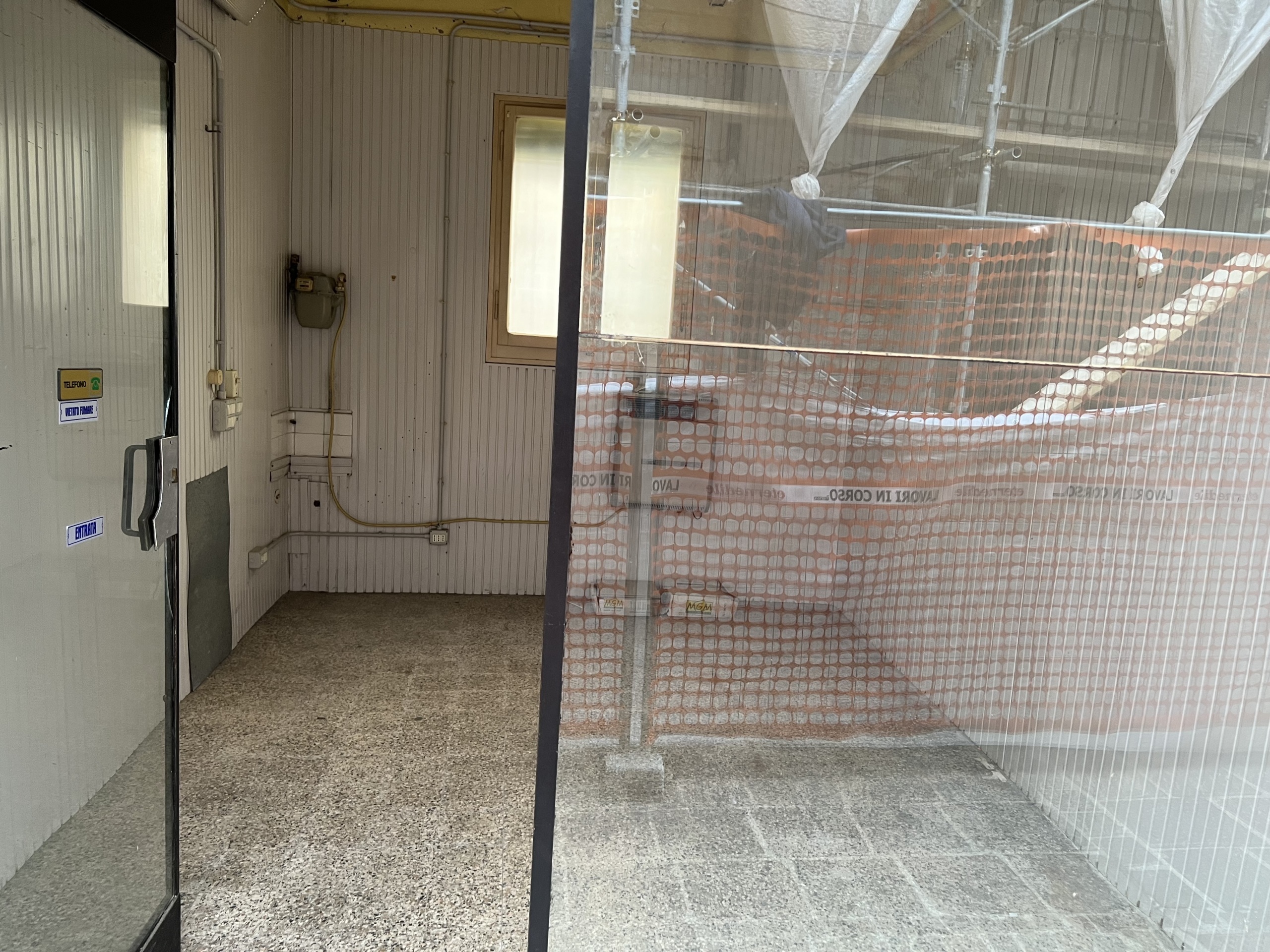 Locale commerciale in vendita in via a. leonelli 19, Crevalcore