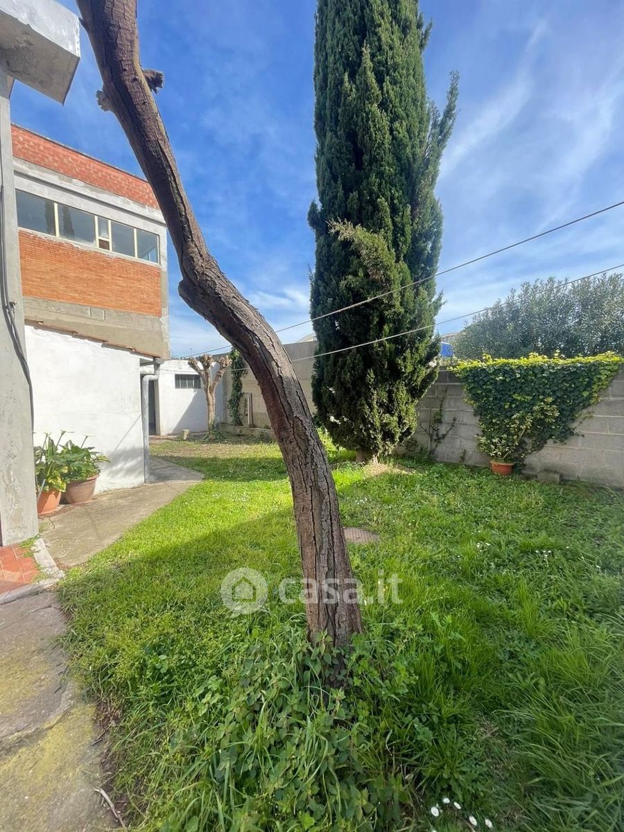 Capannone in vendita a Livorno