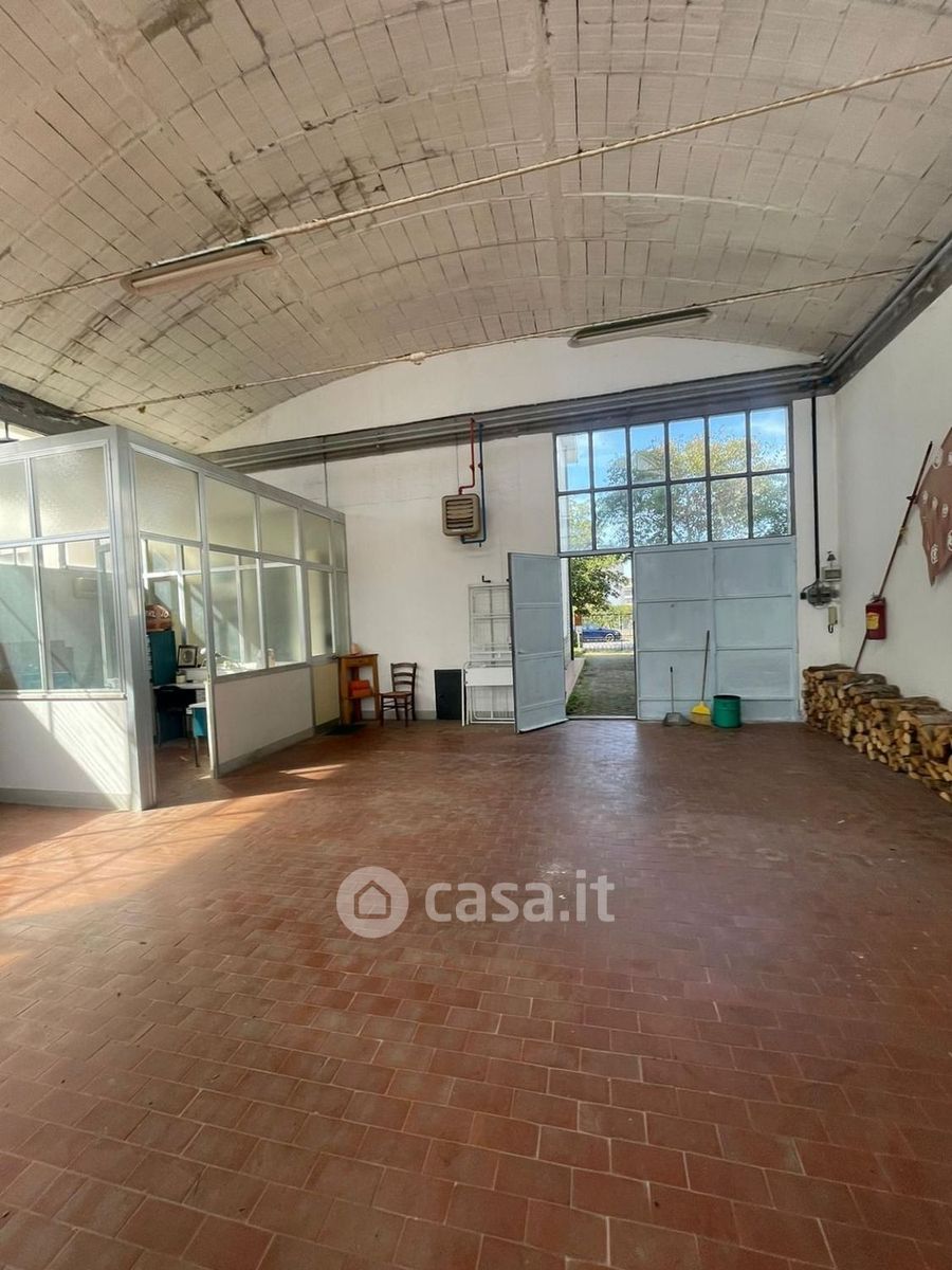 Capannone in vendita a Livorno