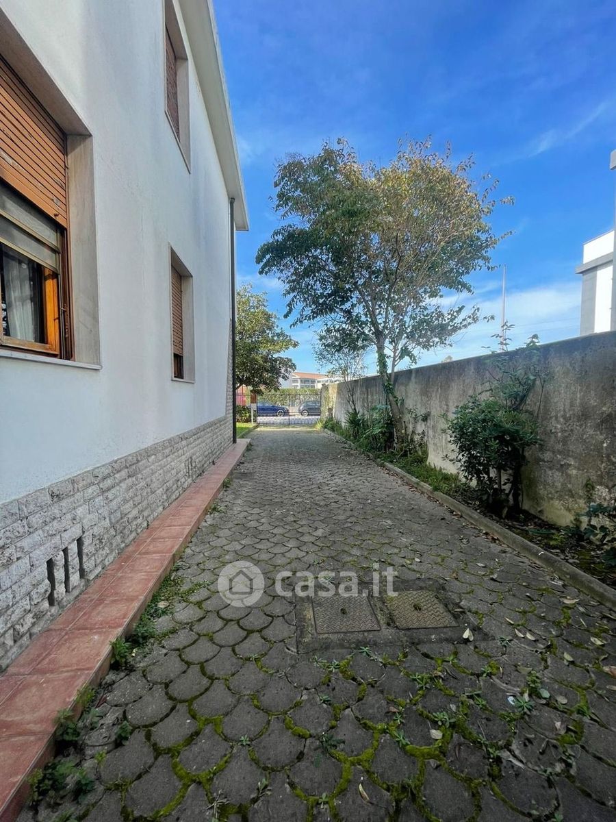 Capannone in vendita a Livorno