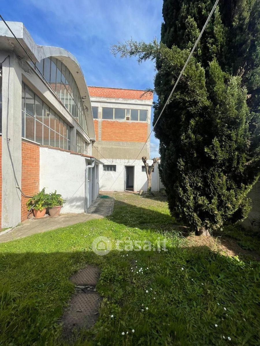 Capannone in vendita a Livorno