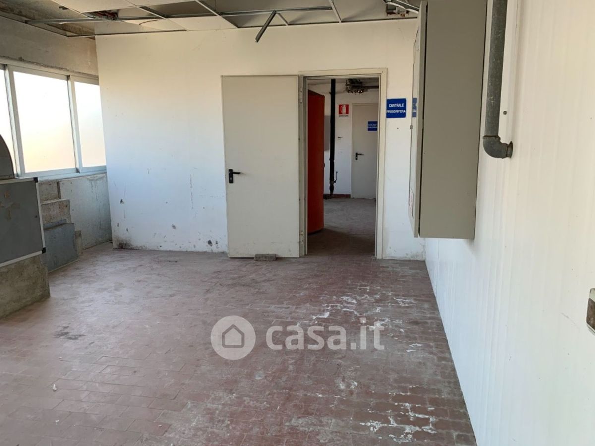 Capannone in vendita a Livorno