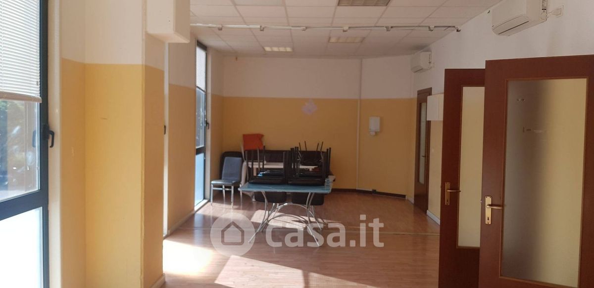 Ufficio in affitto a Collesalvetti