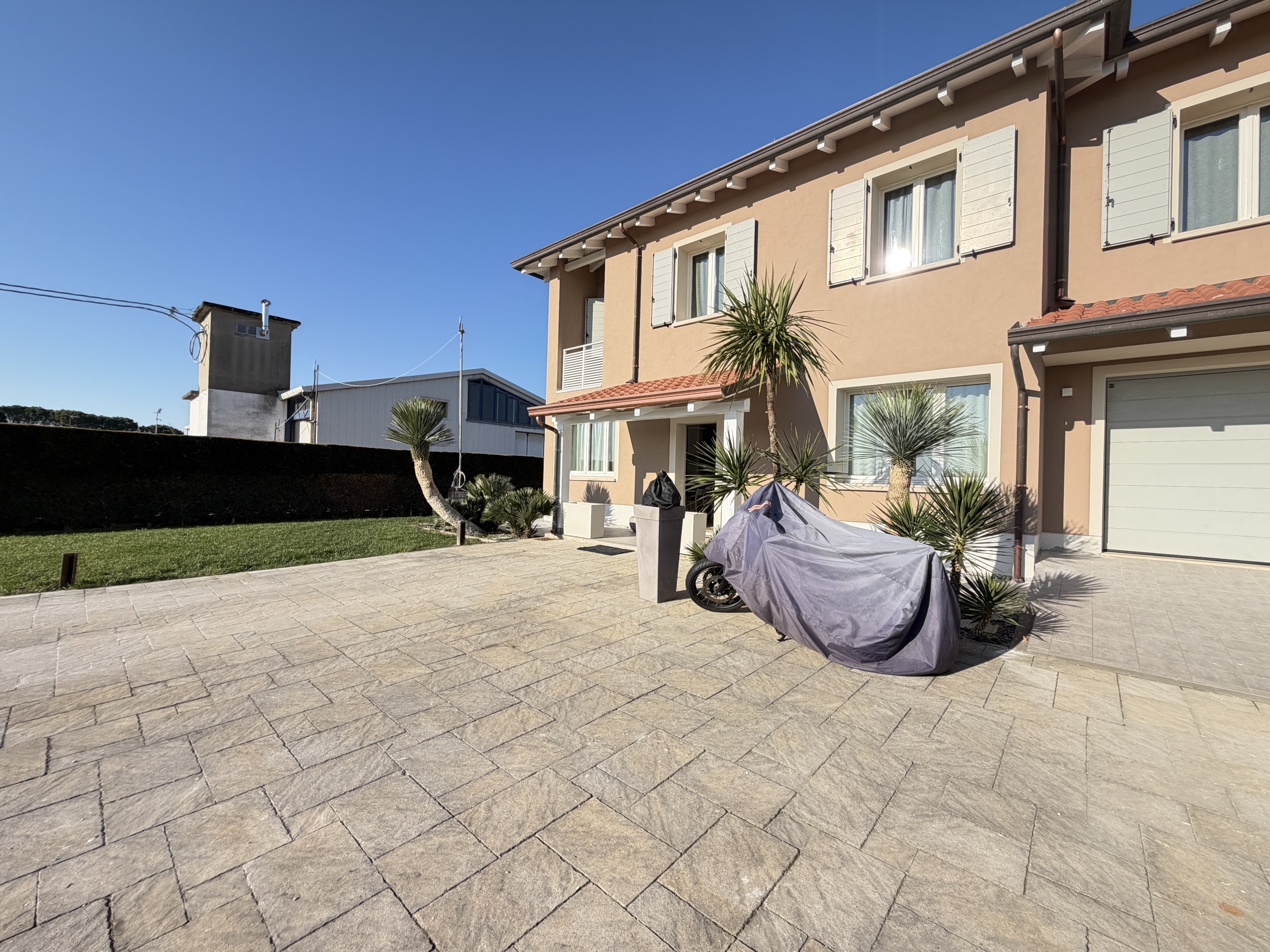 Casa indipendente con giardino in via capannaguzzo 3721, Cesena