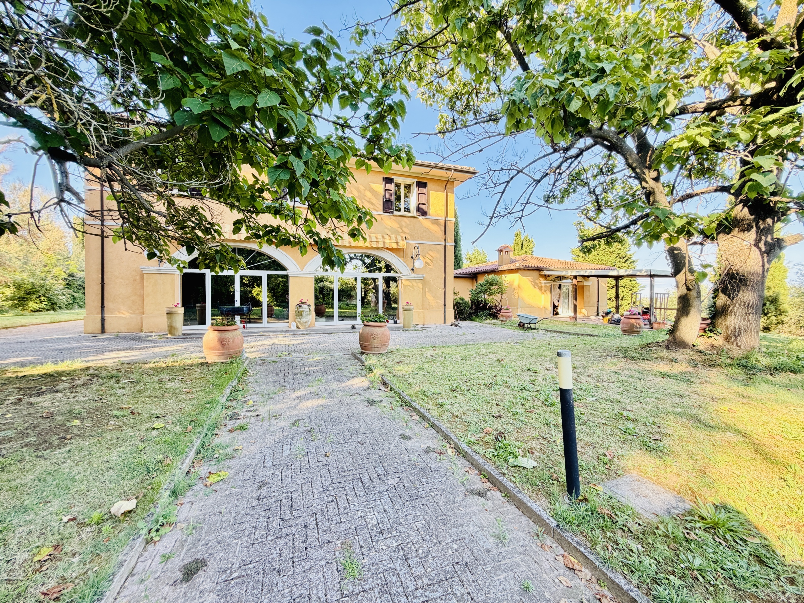 Villa con giardino in vicinale papa 675, Cesena