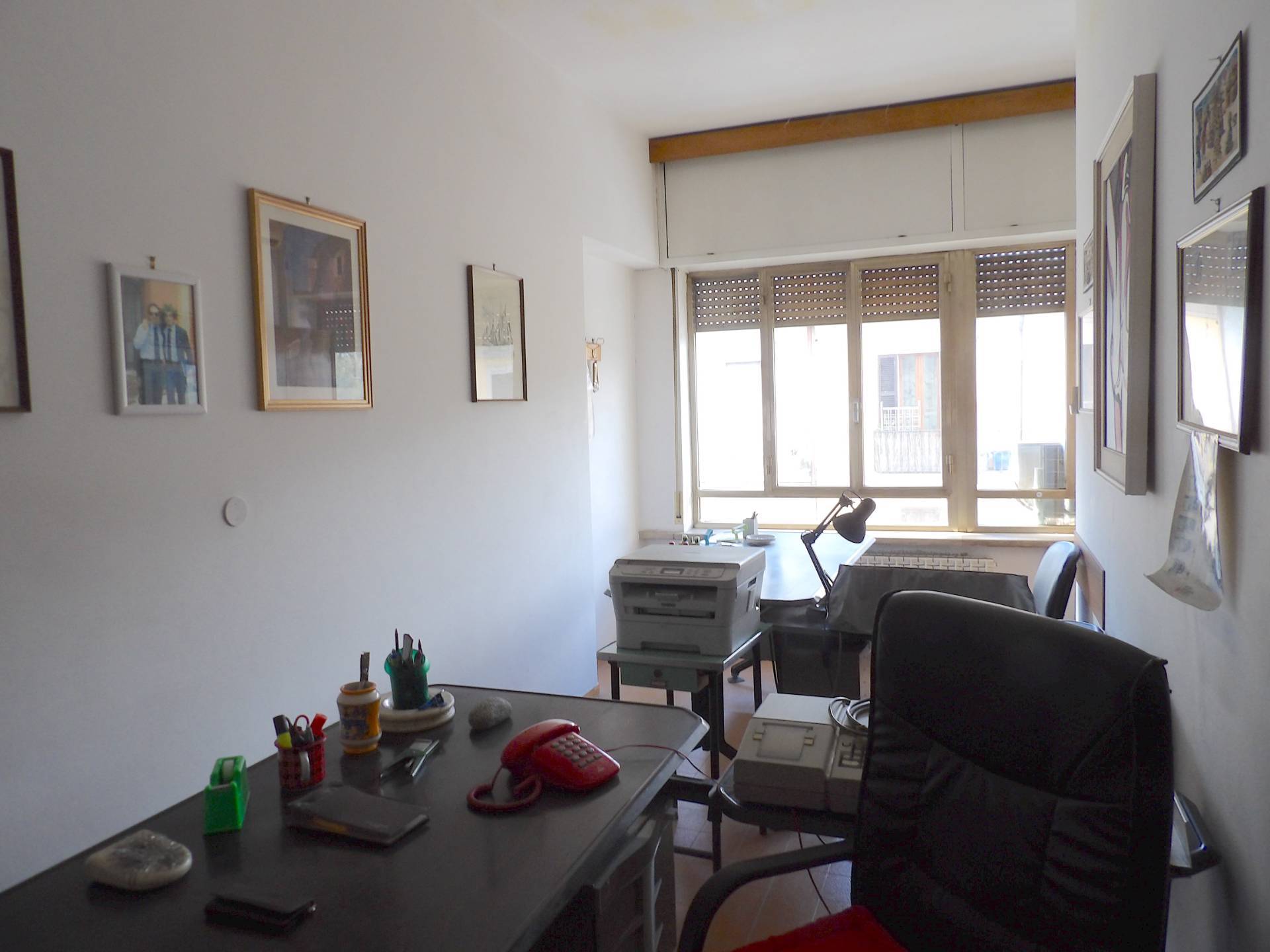 Studio/Ufficio in affitto a Terni, Citt Giardino