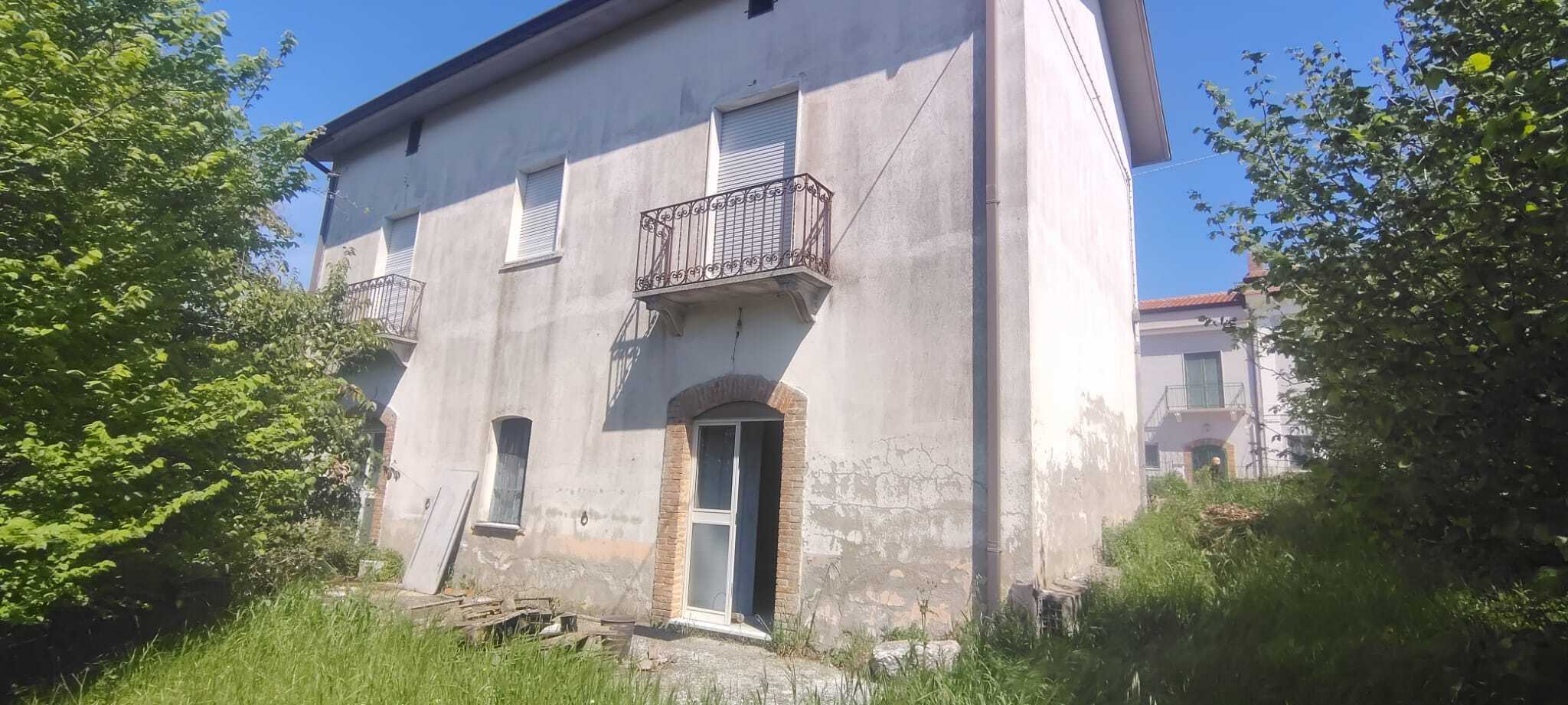 Villa con giardino in via sferracavallo snc, San Martino Valle Caudina