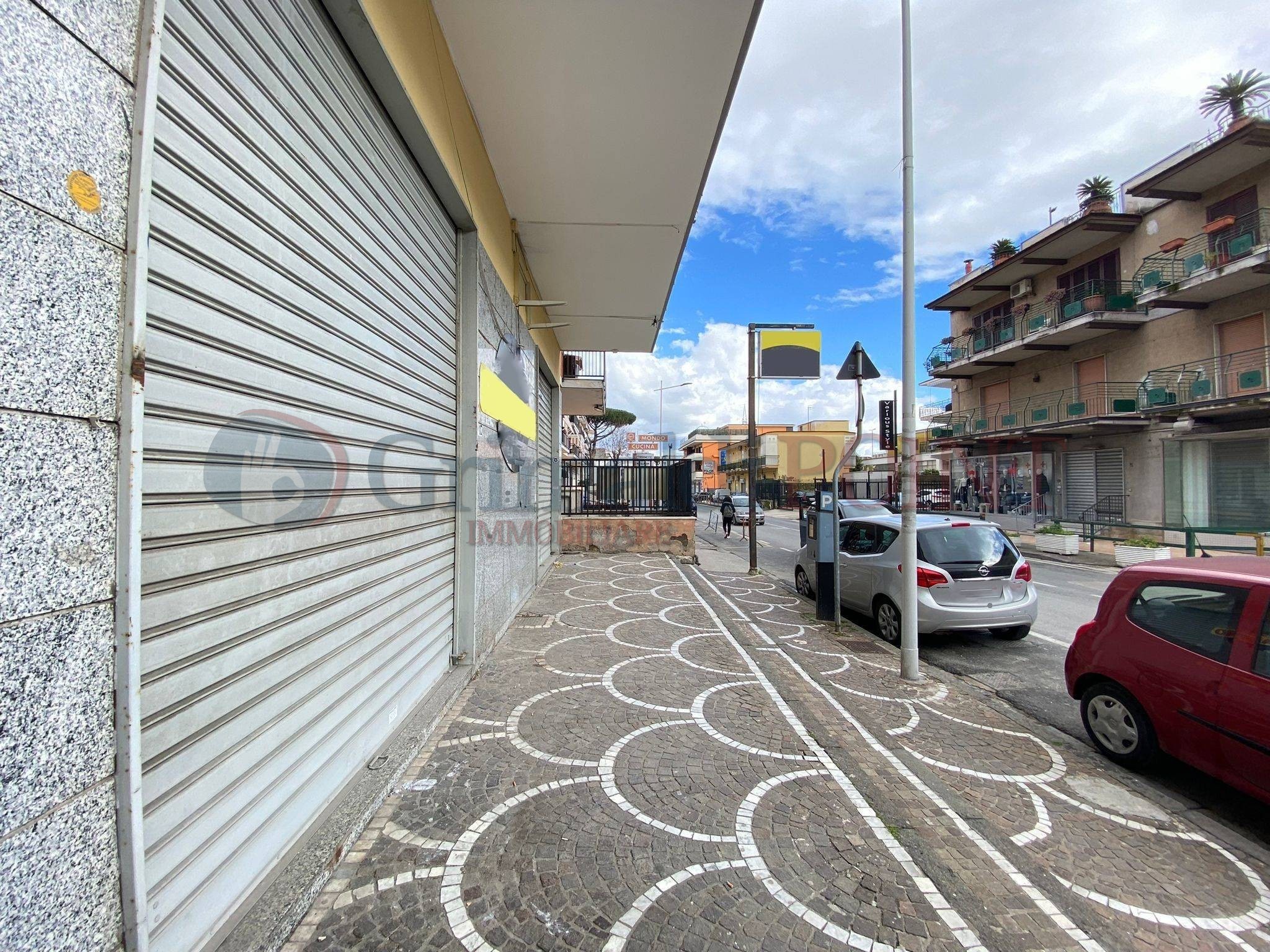 Locale commerciale ristrutturata a Giugliano in Campania