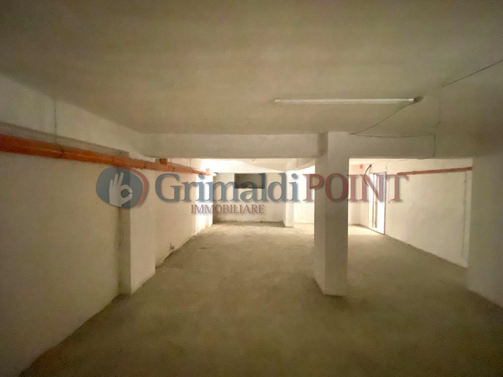 Magazzino in affitto a Giugliano in Campania